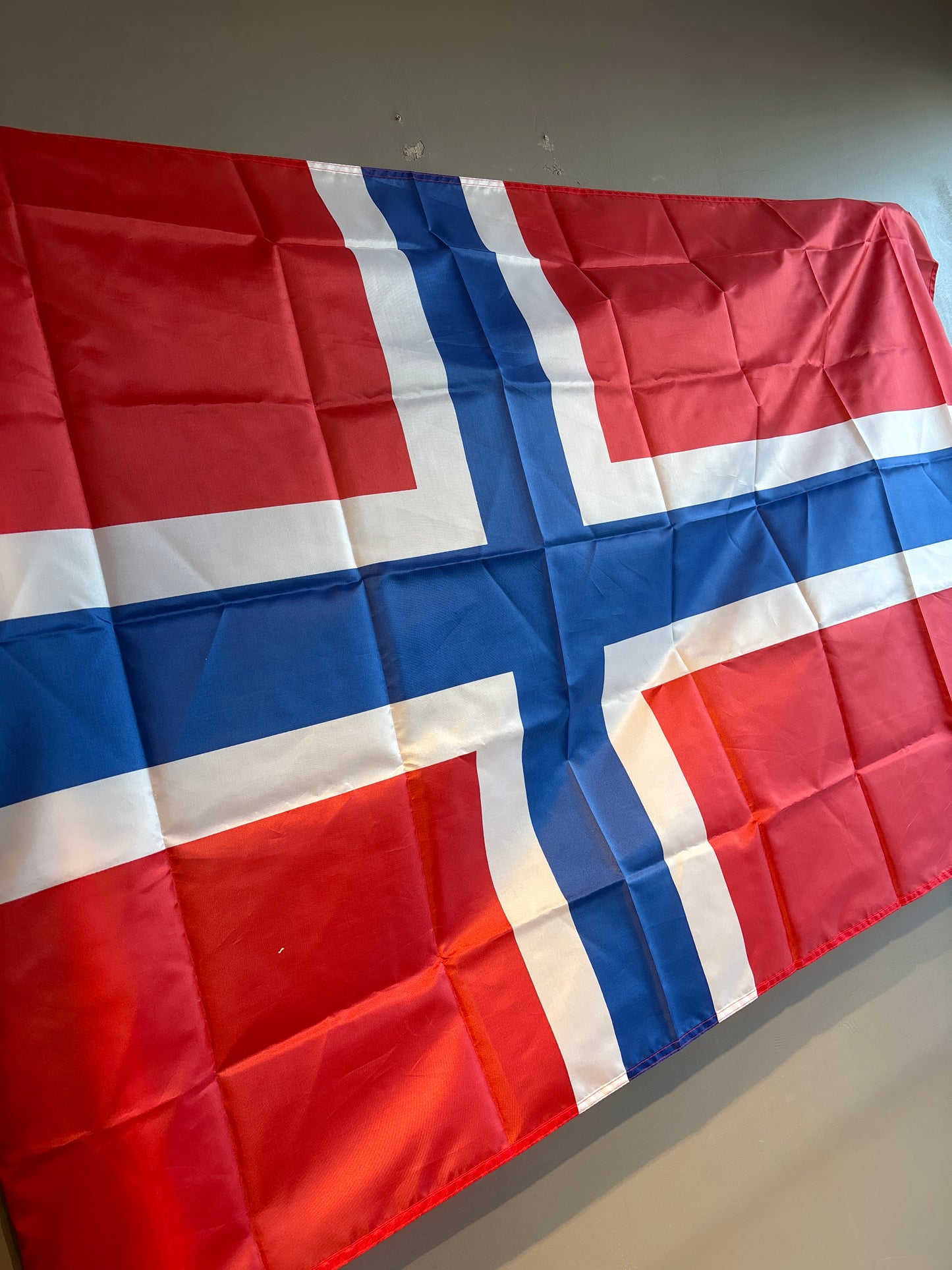 Norway national team flag 90 x 150cm with red, white and blue Nordic cross design