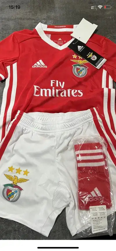 Back view of Adidas Benfica home kit 16/17 for kids size 2-3 years showing red shirt and shorts