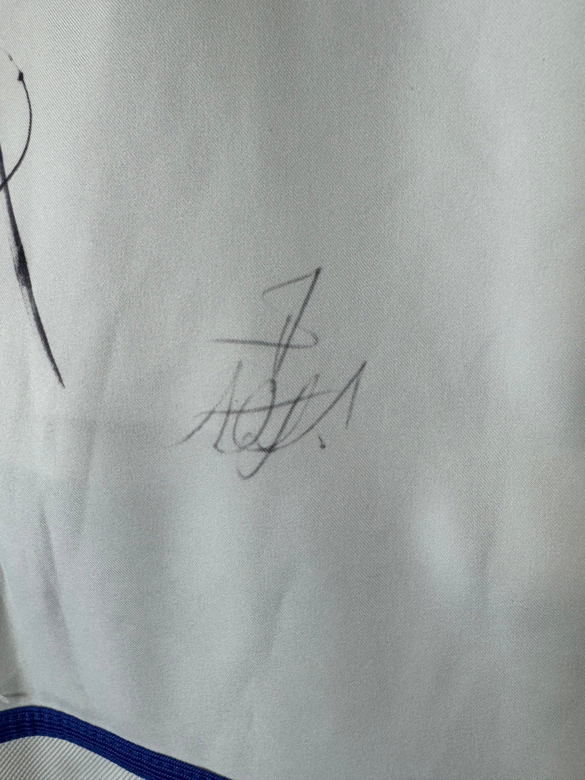 Nike Leeds Home 02/03 Smith signed? Kids incl shorts - 8/10 - TheFootballIdiots