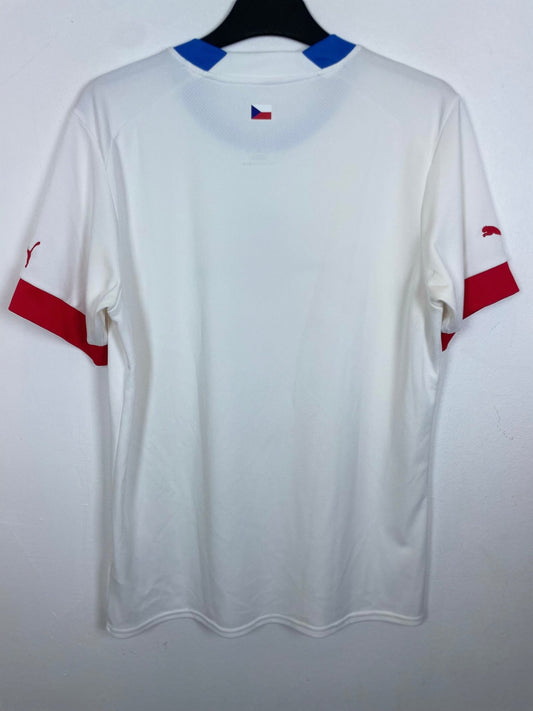 Front view of the Czech Republic away shirt 22/23 by Puma in 9/10 condition