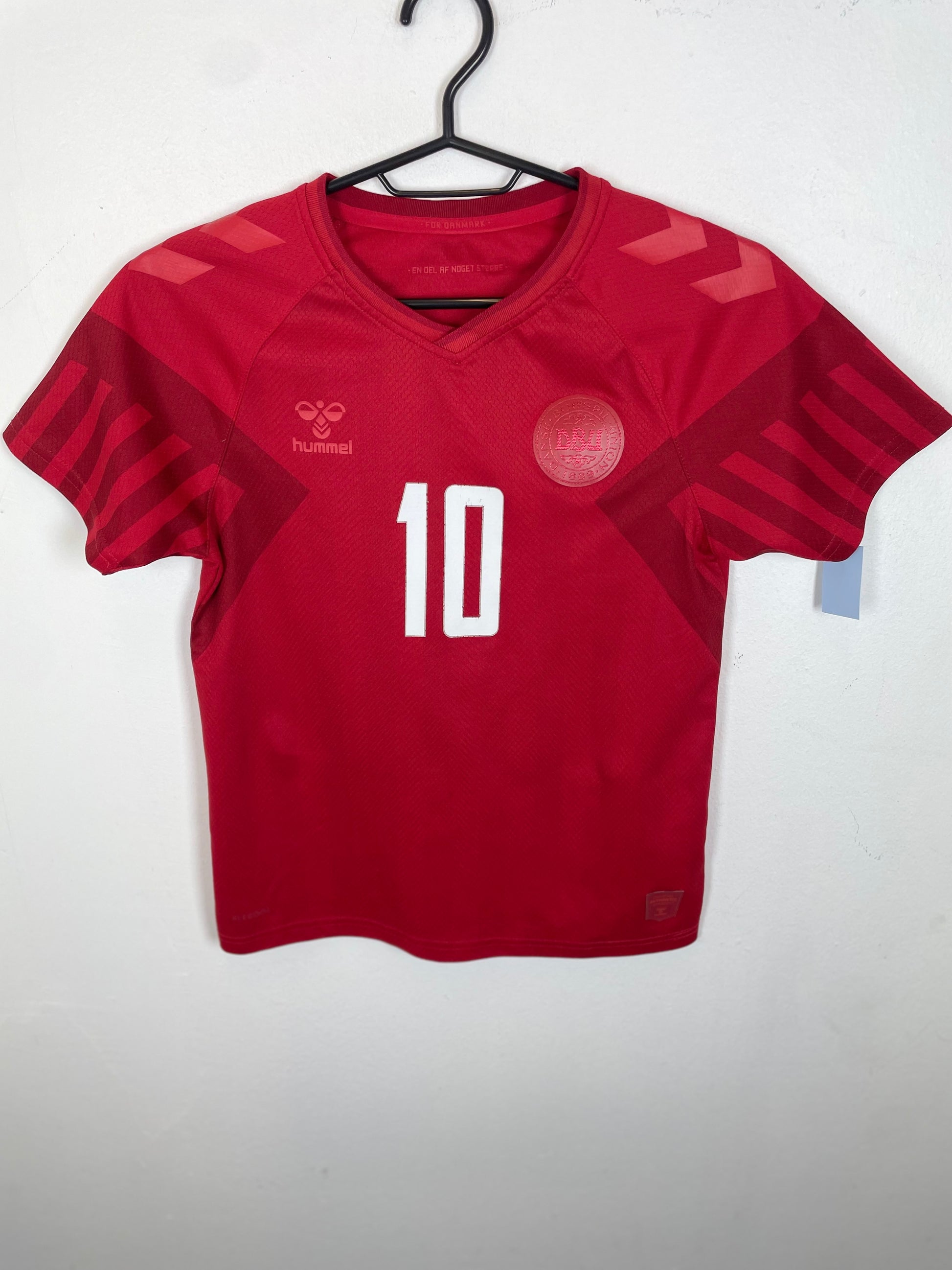 Hummel Denmark home shirt 22/23 with Eriksen 10 in red and white national team jersey