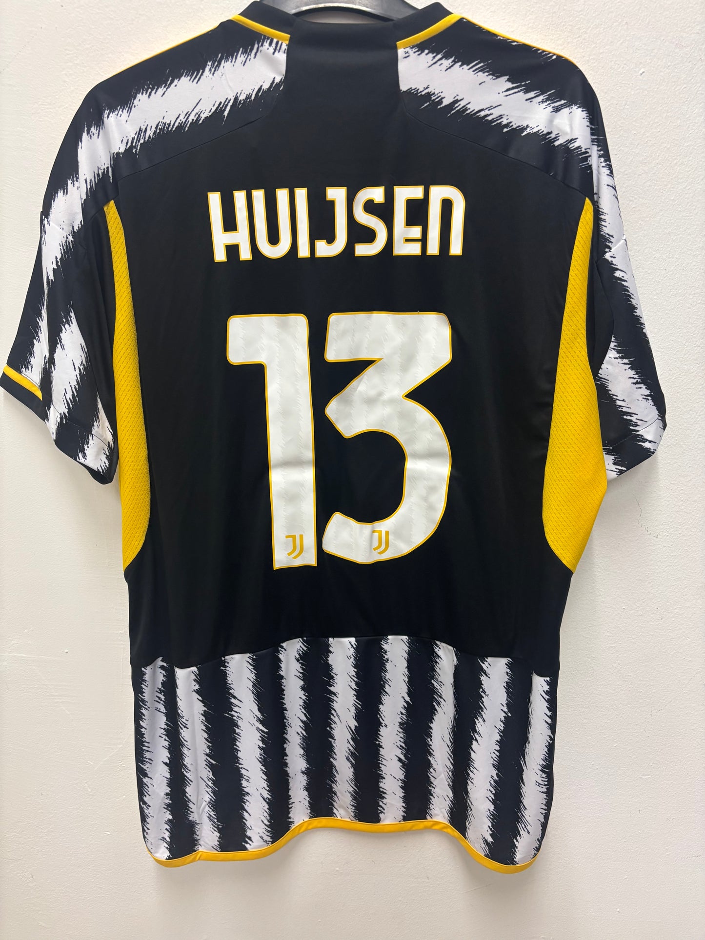 Juventus Home 23/24 Huijsen 13