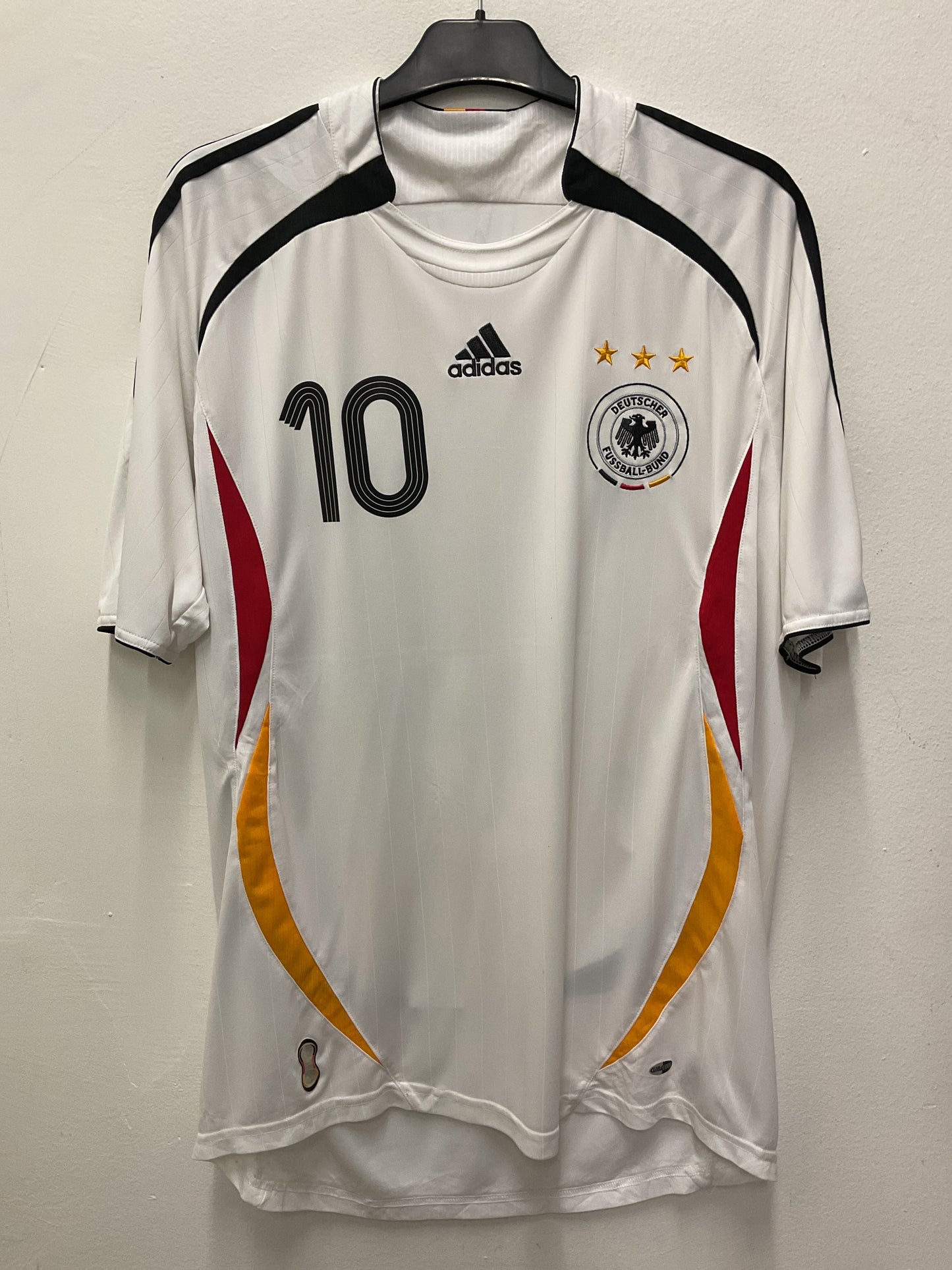 Germany Home 2006 Neuville 10