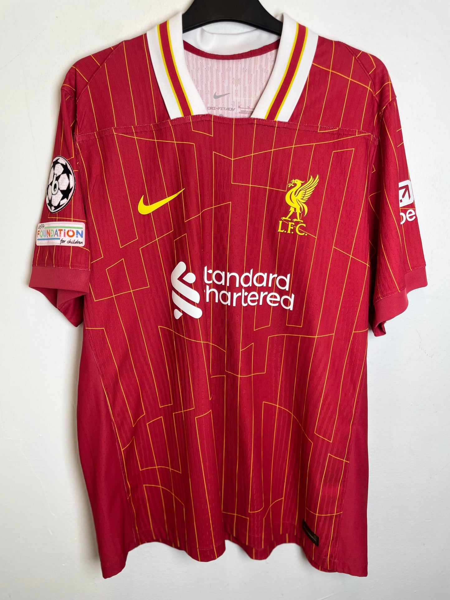Nike Liverpool Home 24/25 Player Spec M.Salah 11 - 9/10