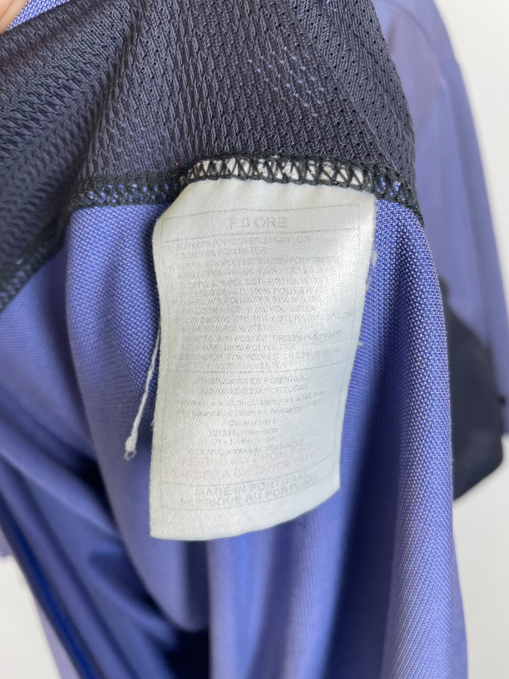 Netherlands 00/02 away shirt size and care label details on vintage orange Nike football kit