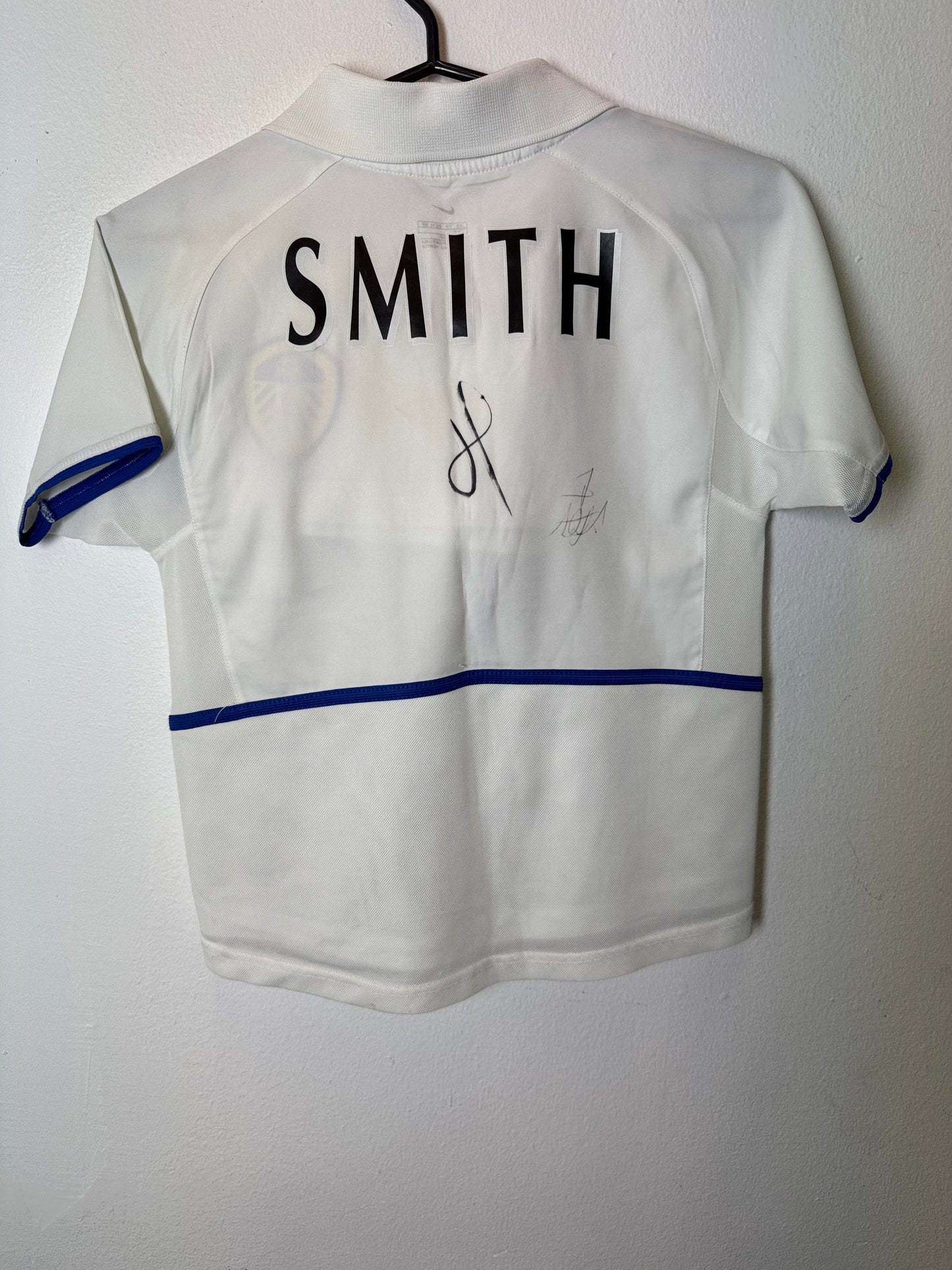 Nike Leeds Home 02/03 Smith signed? Kids incl shorts - 8/10