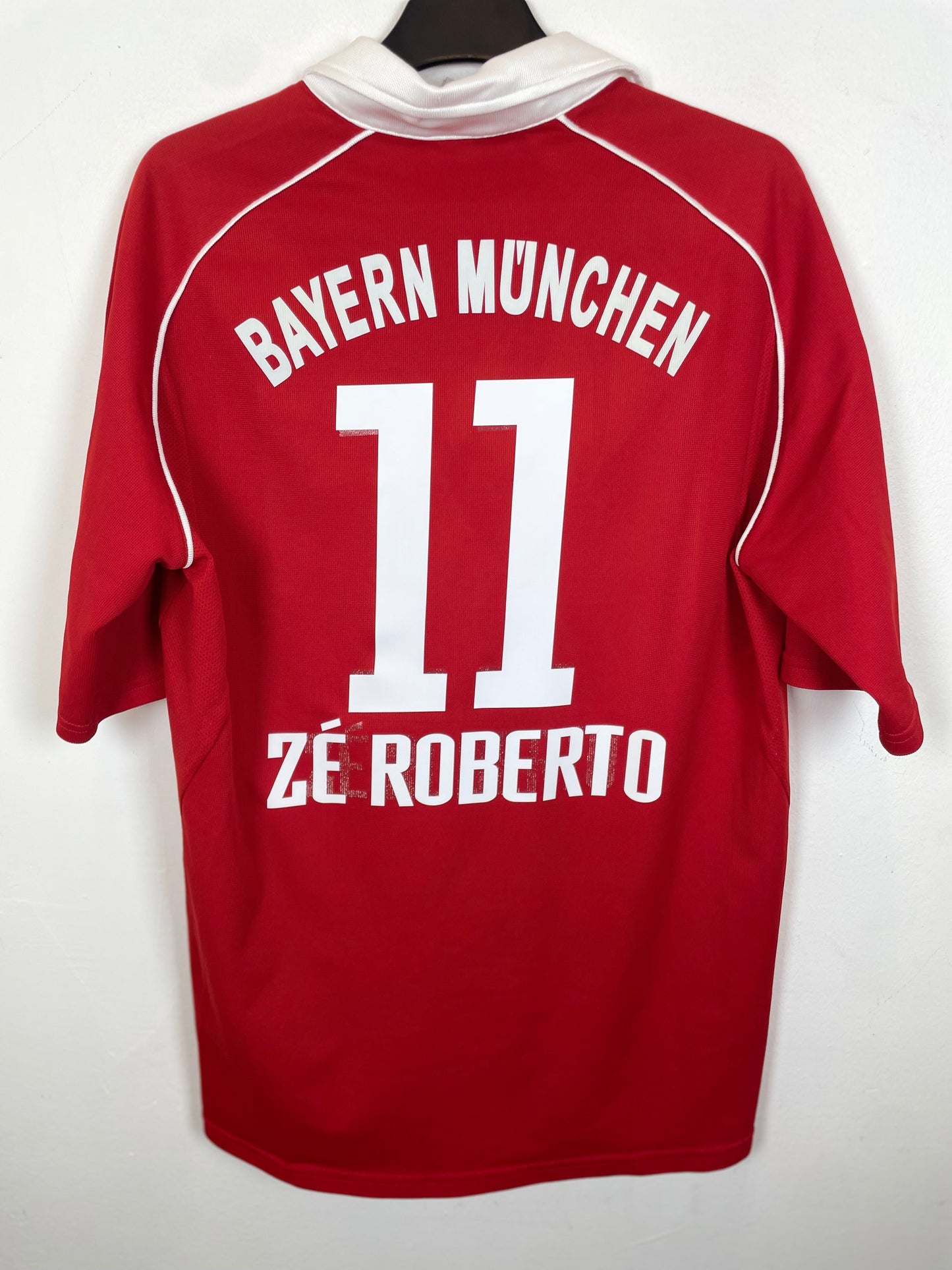 Bayern Munich Home 05/06 Ze Roberto 11
