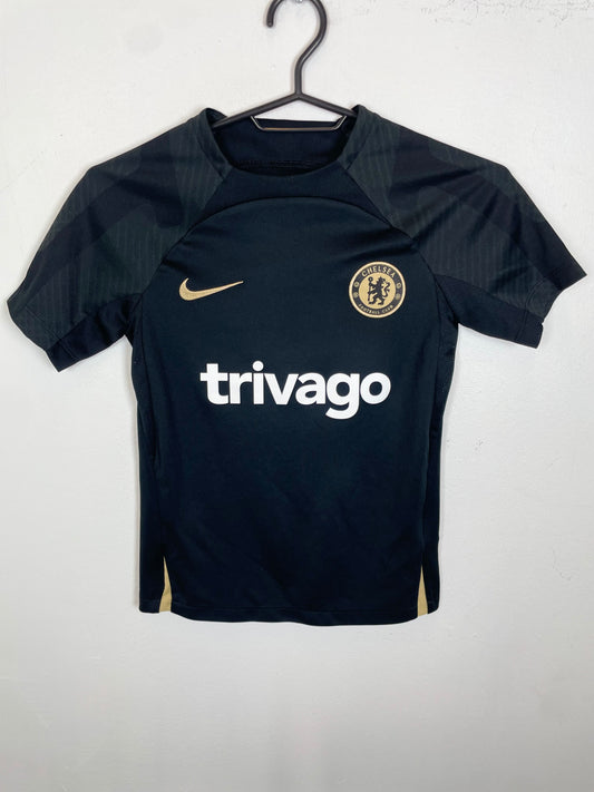 Chelsea 22/23 training top for kids size 128-147cm in excellent 9/10 condition