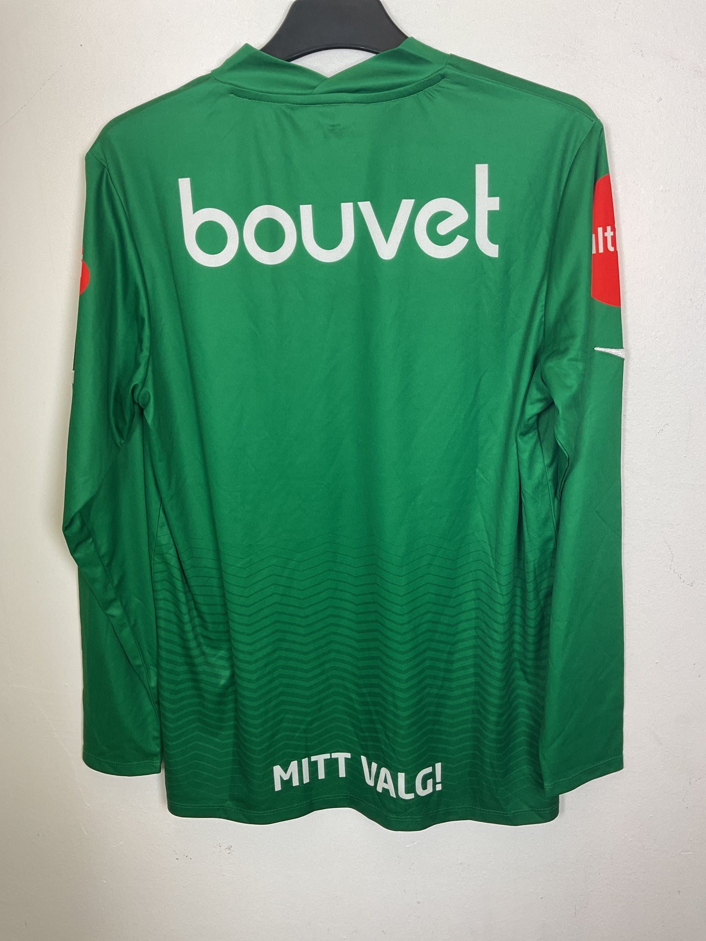 Green sports jersey with 'bouvet' and 'Mitt Valg!' text on a white background