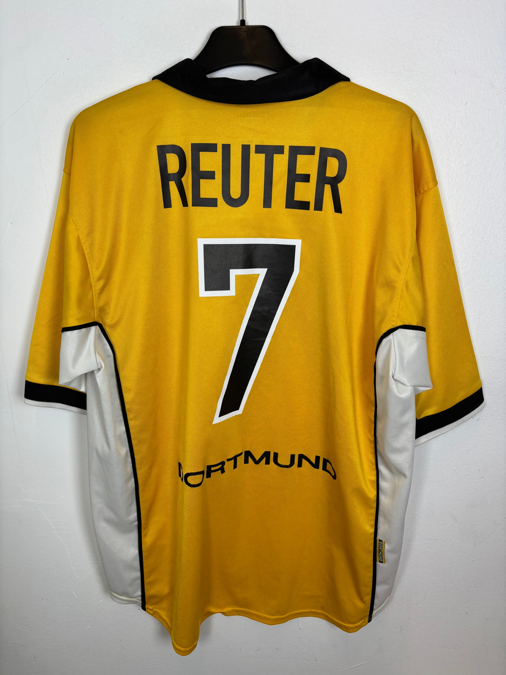 Back view of Nike Borussia Dortmund 98/00 home shirt showing Reuter name and number 7