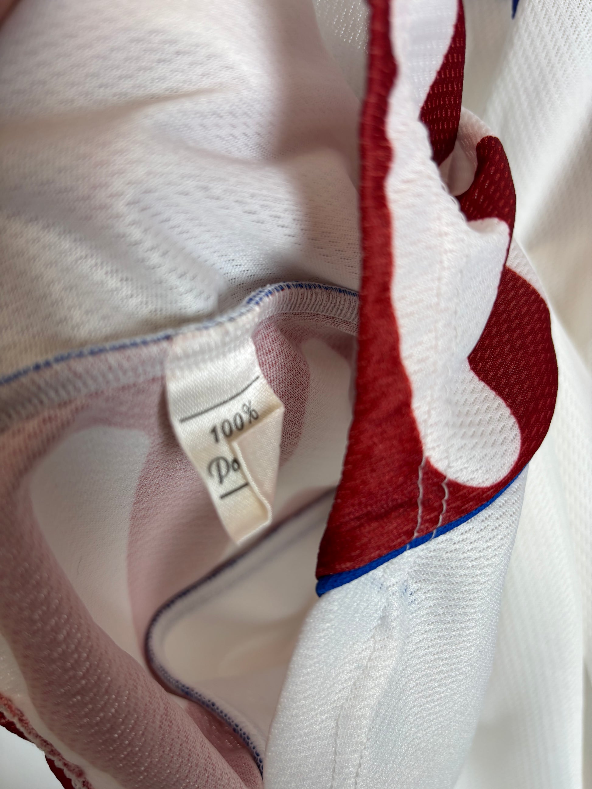 Fabric texture and stitching detail of Hamburger SV home football shirt 99/00 season