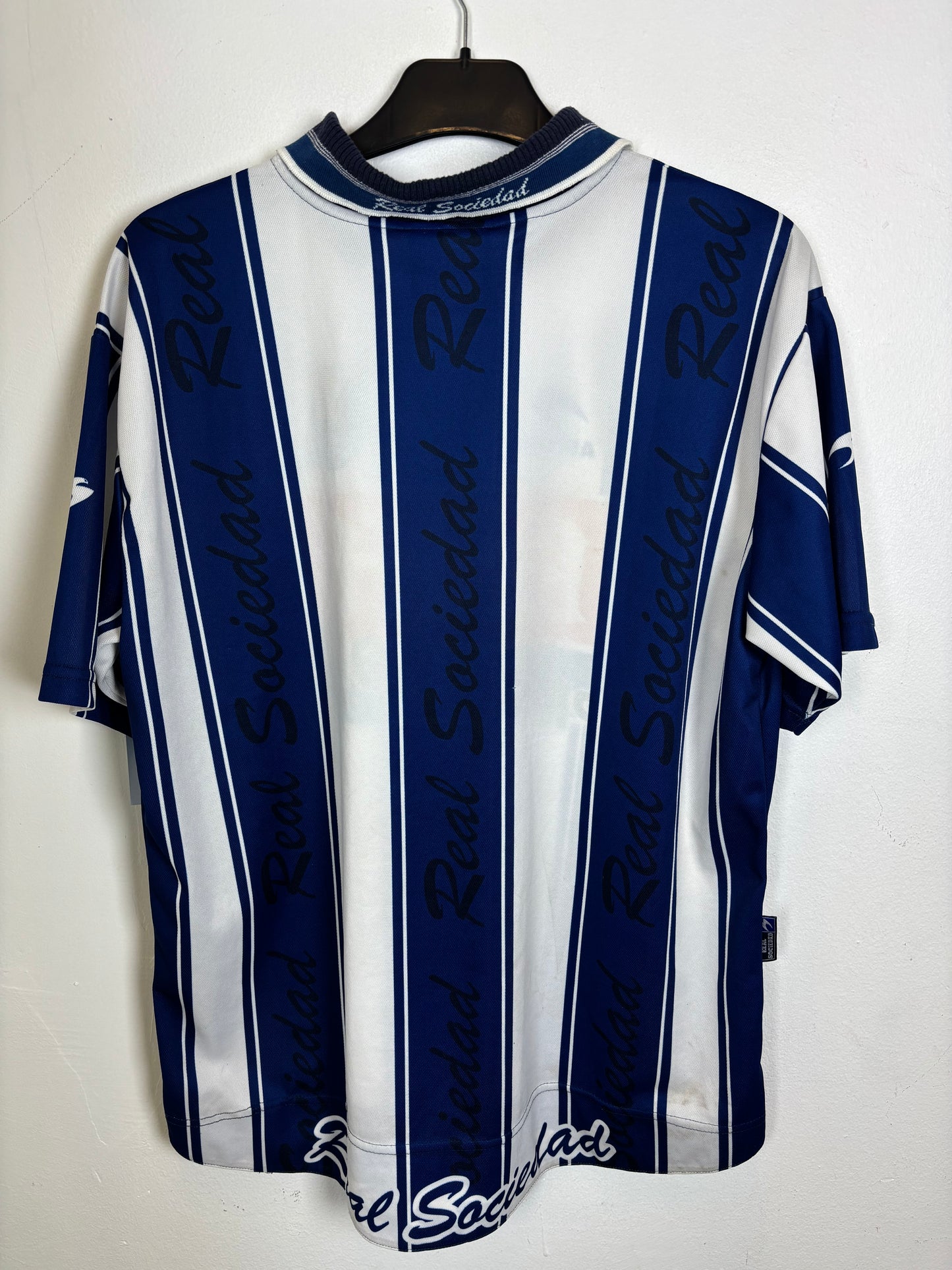 Back view of Astore Real Sociedad 2000/01 home jersey showing plain white design, size L vintage kit