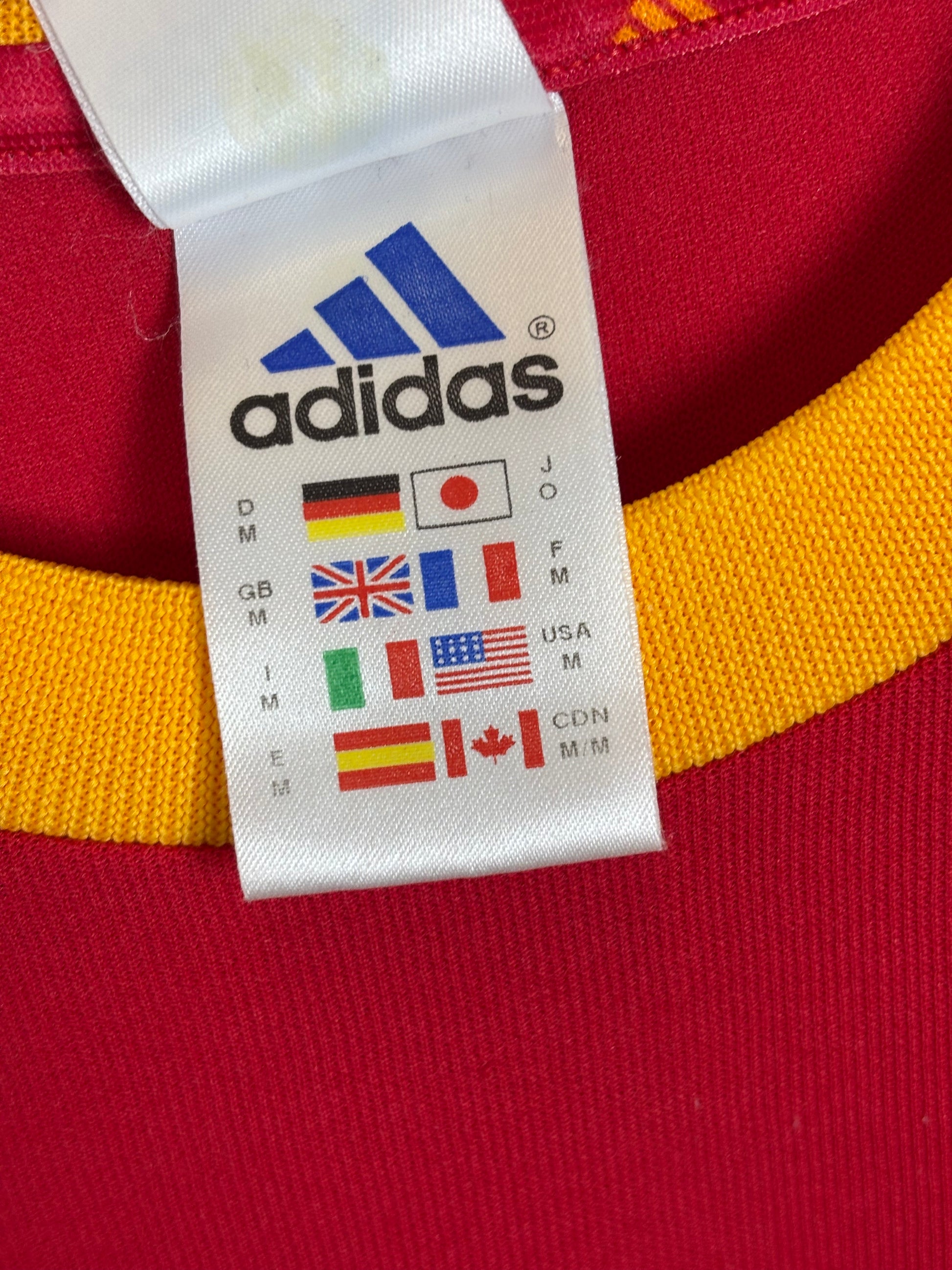 Spain 2002 home shirt sponsor logo and sleeve details on Adidas jersey with Raul 7