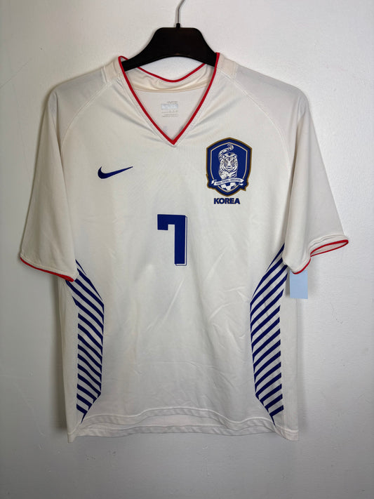 Nike South Korea 2006 away shirt with Ji Sung Park 7 in excellent 9/10 condition