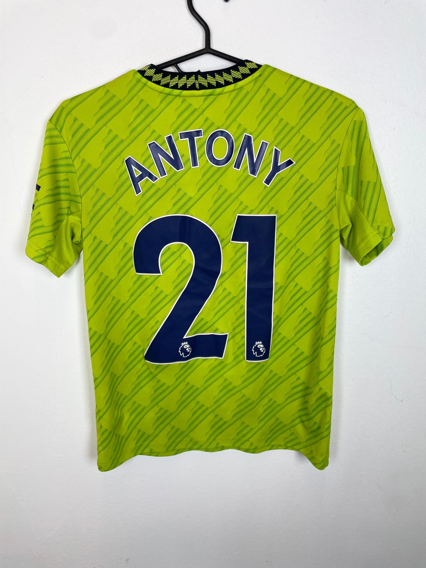 Back view of Manchester United third kit 22/23 showing Antony 21 name and number in kids size 11-12Y