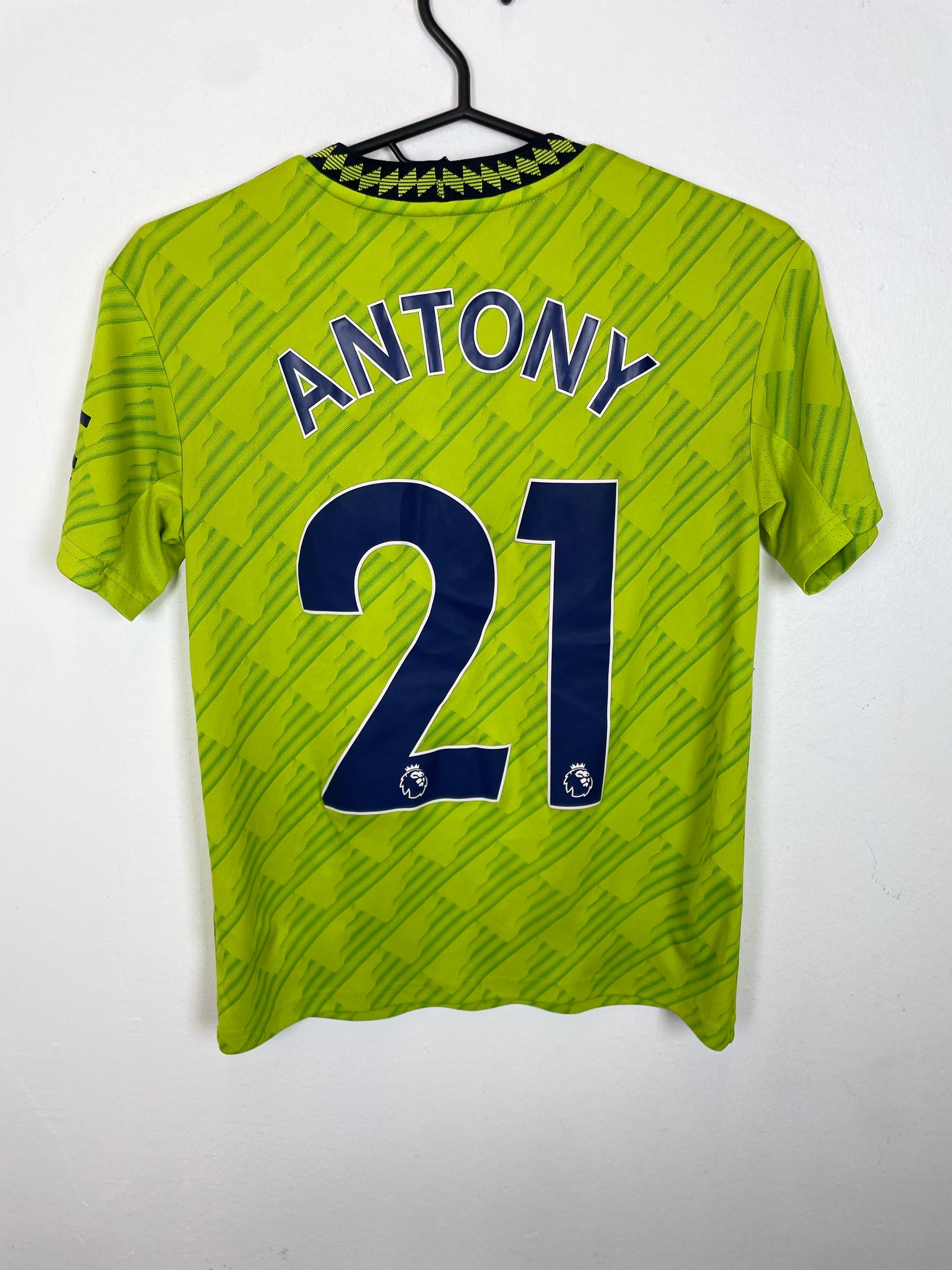 Back view of Manchester United third kit 22/23 showing Antony 21 name and number in kids size 11-12Y