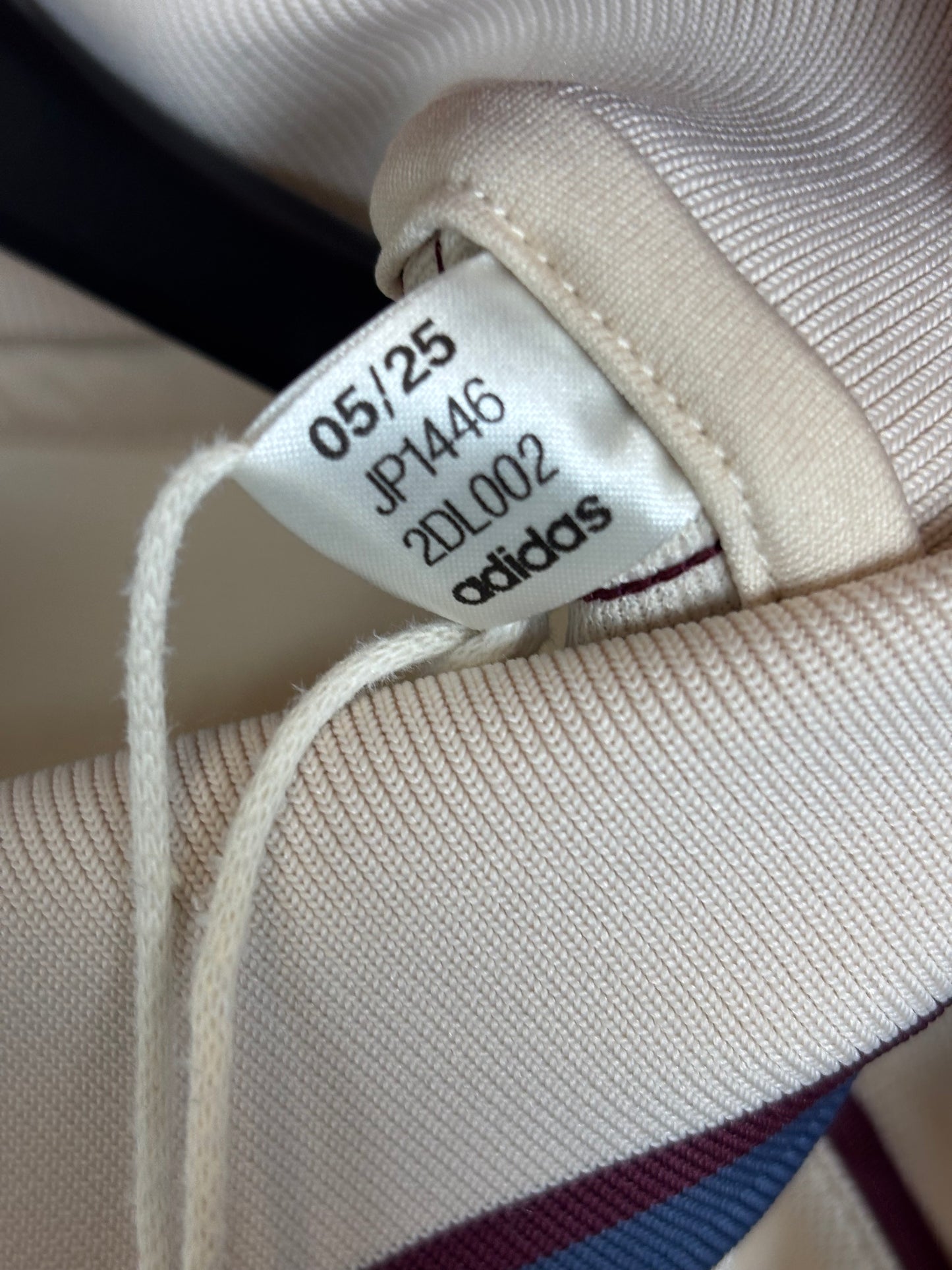 Ajax Third 25/26 Oscar 10