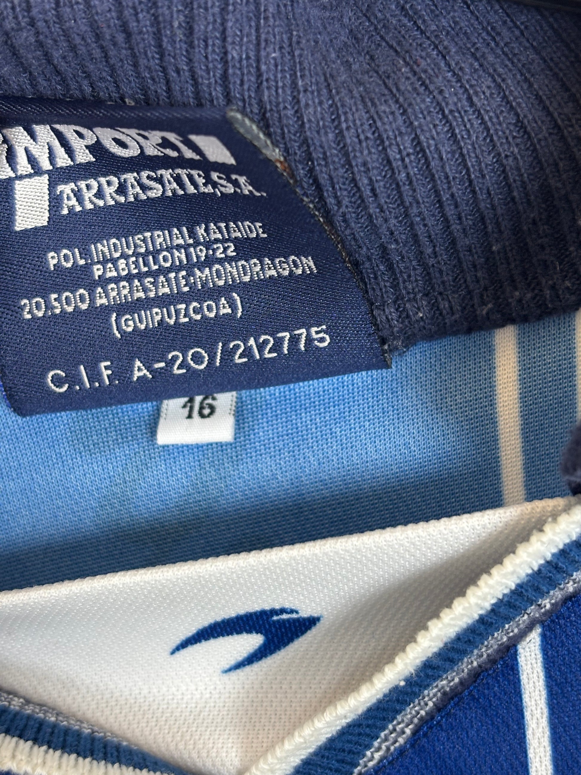 Astore brand logo and textile weave detail on Real Sociedad 2000/01 home kit, size L