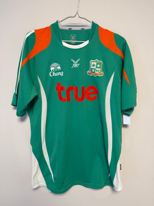 FBT Bangkok United white home shirt 2010 season in excellent 9/10 condition, size L/XL