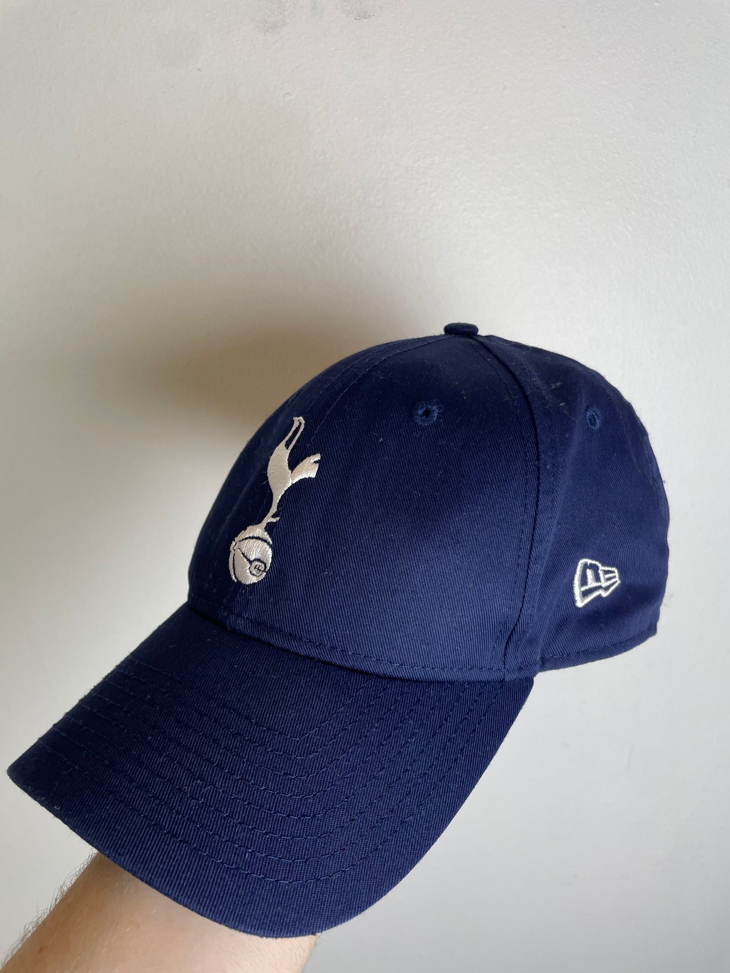 Spurs cap