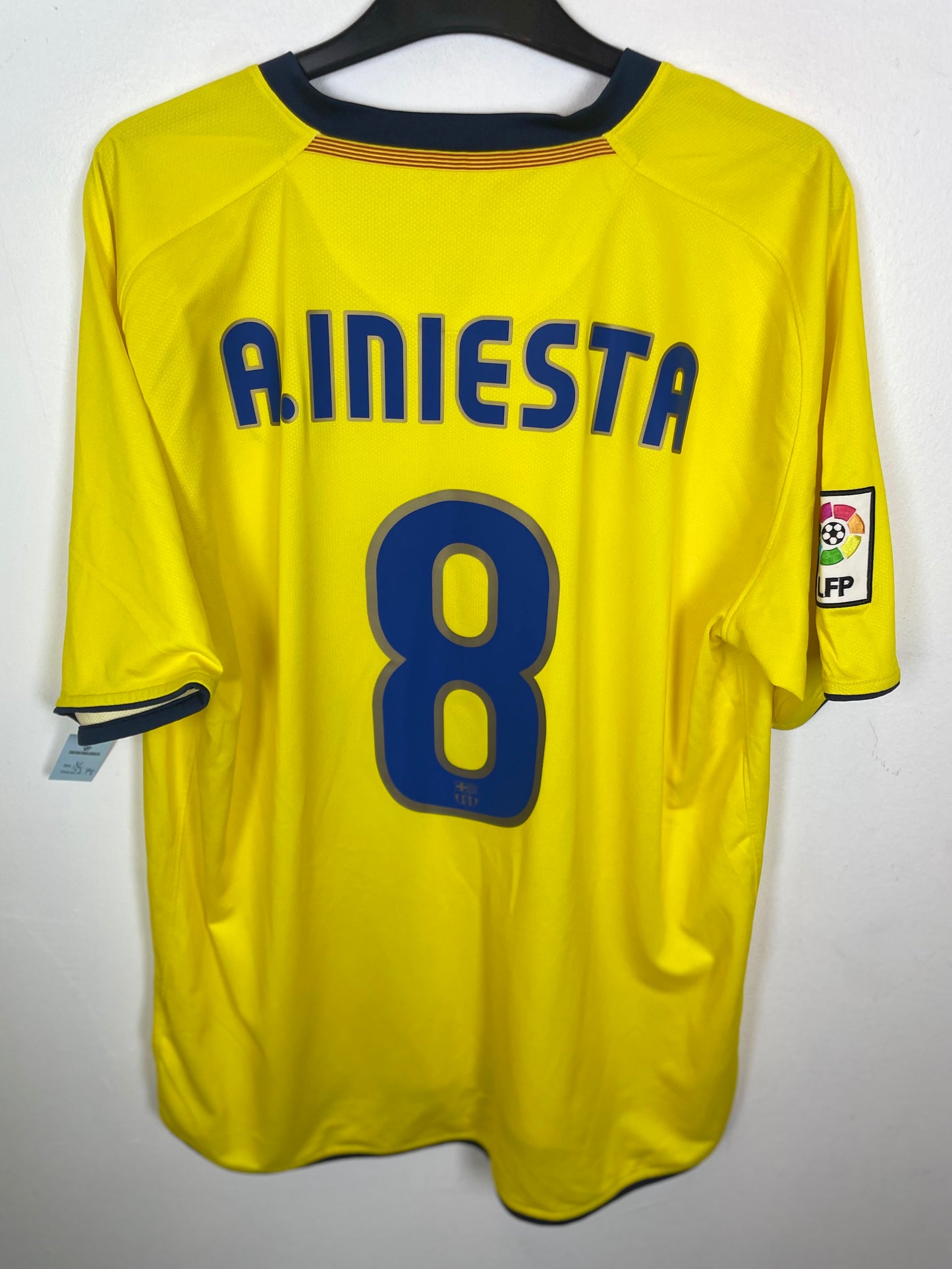 Barcelona Away 08/09 Iniesta 8