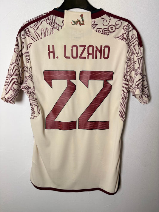 Back of Mexico 2022 away shirt with Lozano 22 nameset