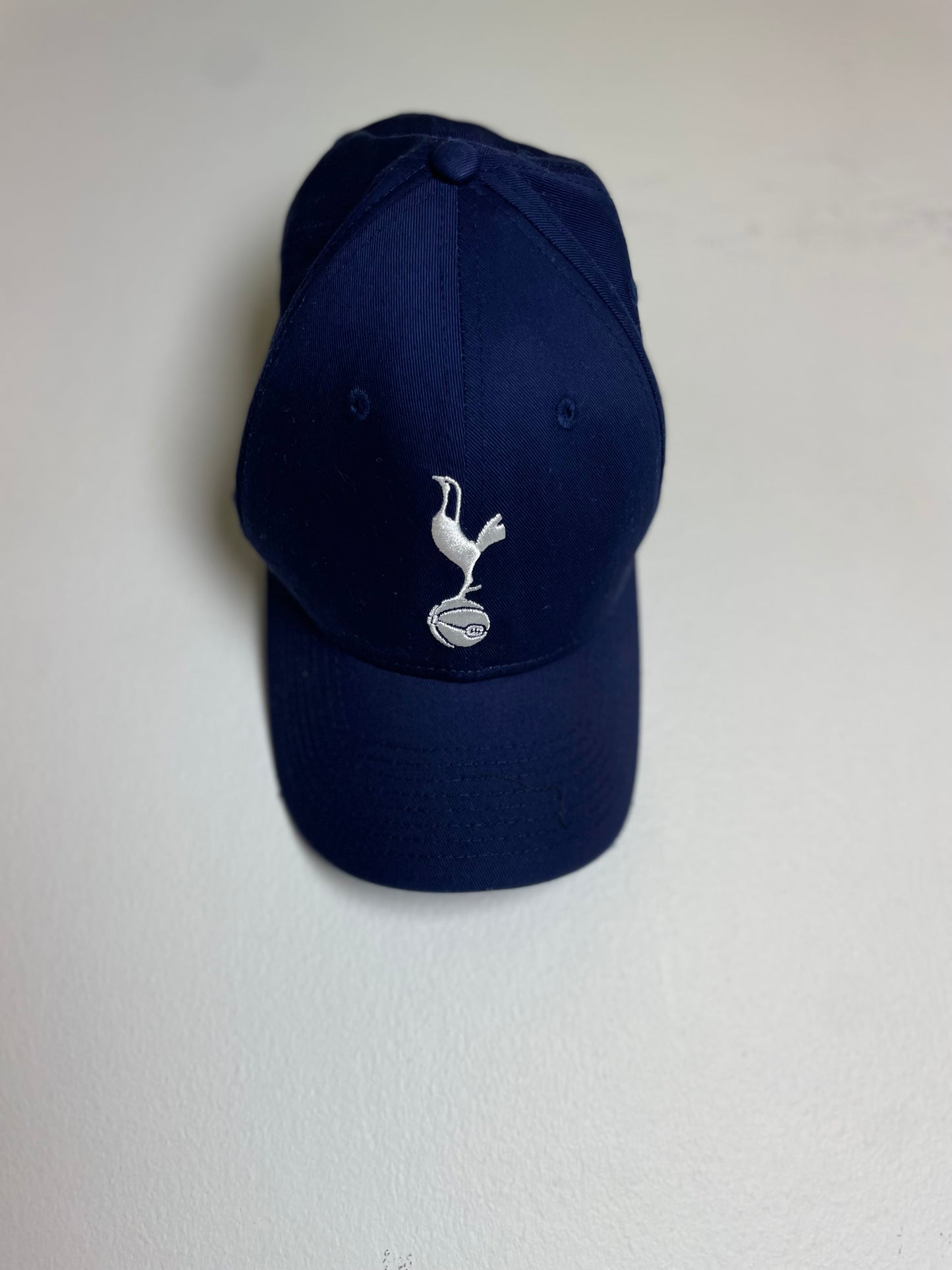 Spurs cap