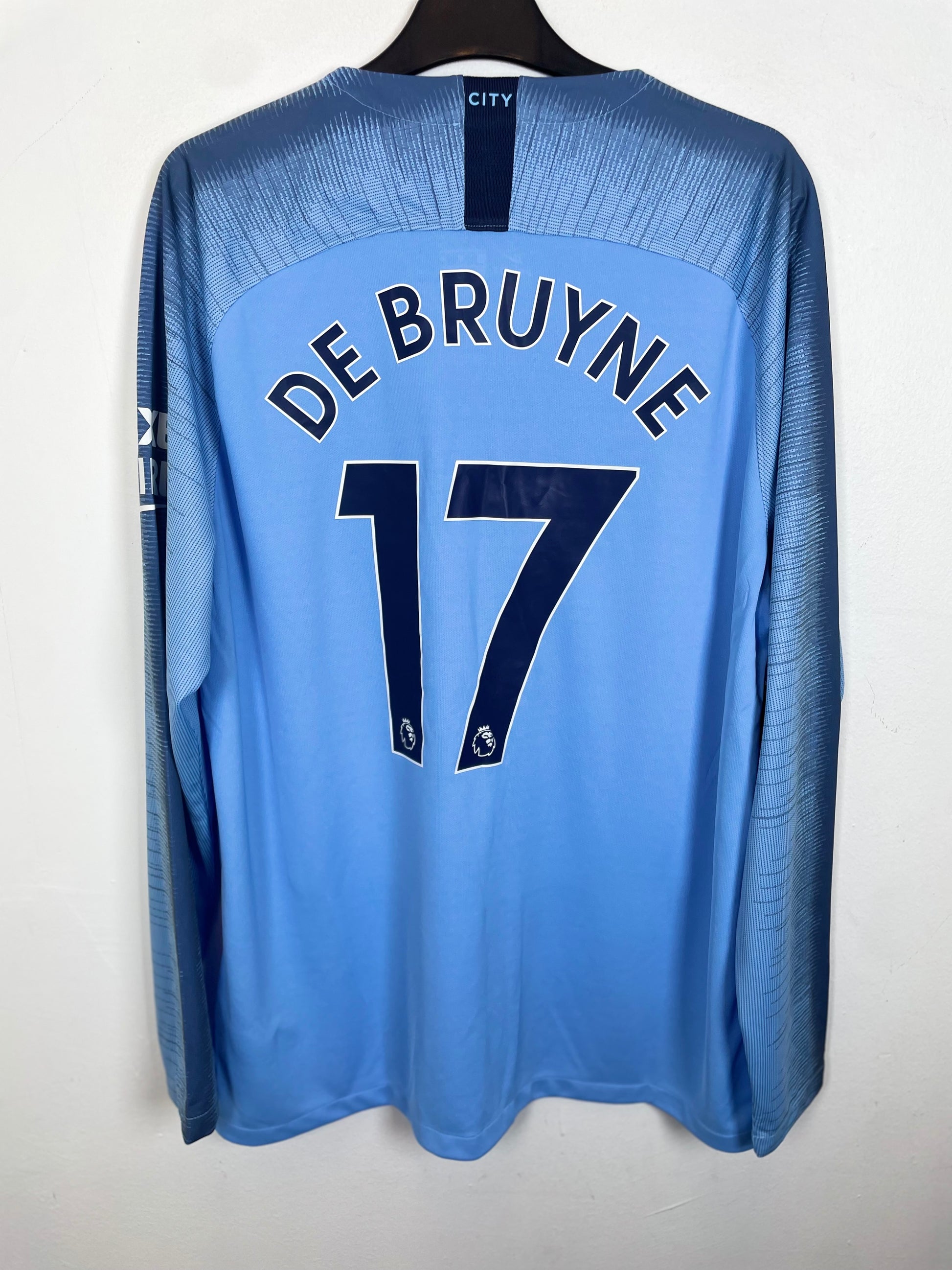 Man City 18/19 home long sleeve — back with De Bruyne 17 Premier League nameset