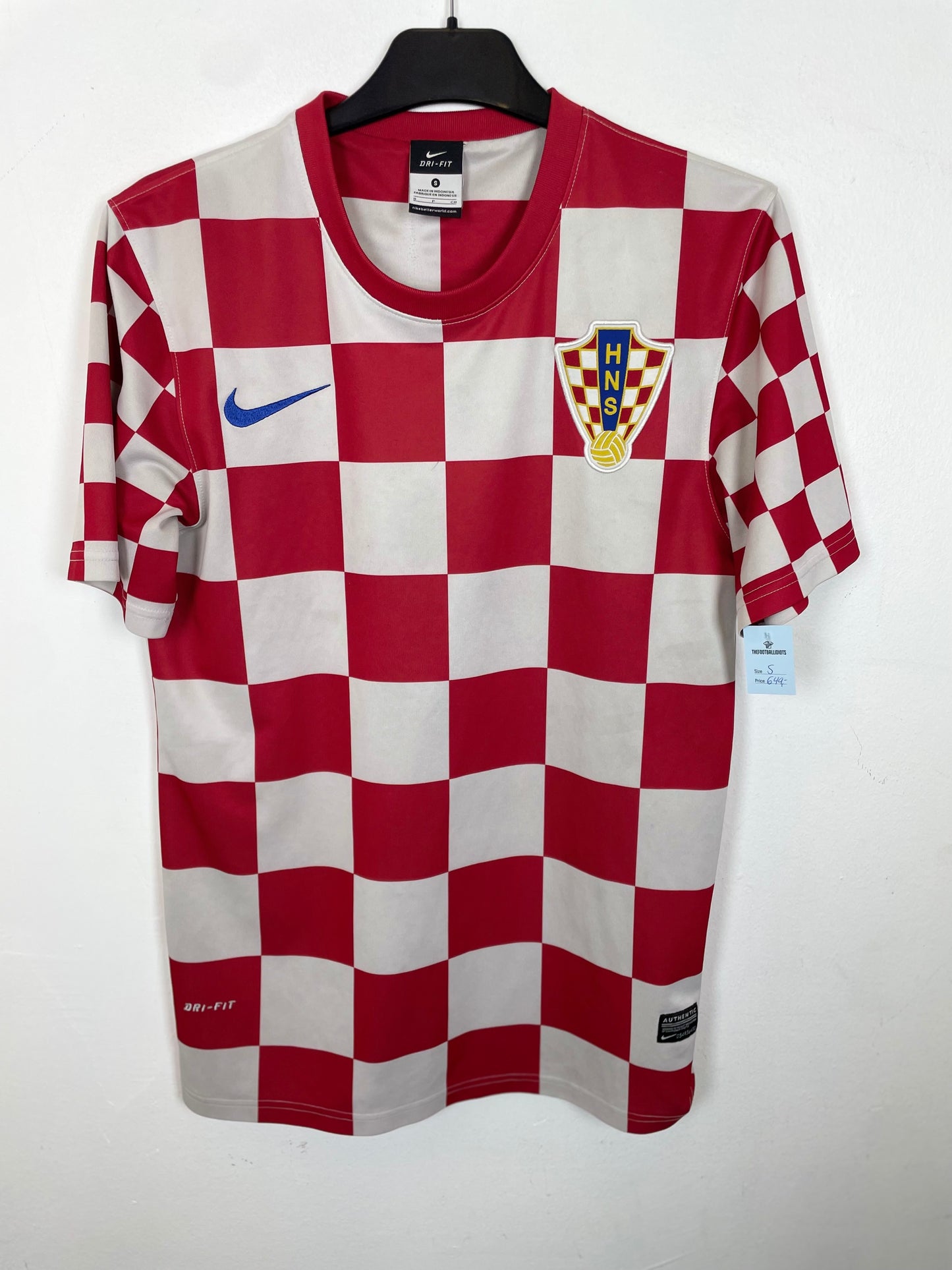 Nike Croatia home shirt 2012 in white and red checkered pattern, size S in excellent condition