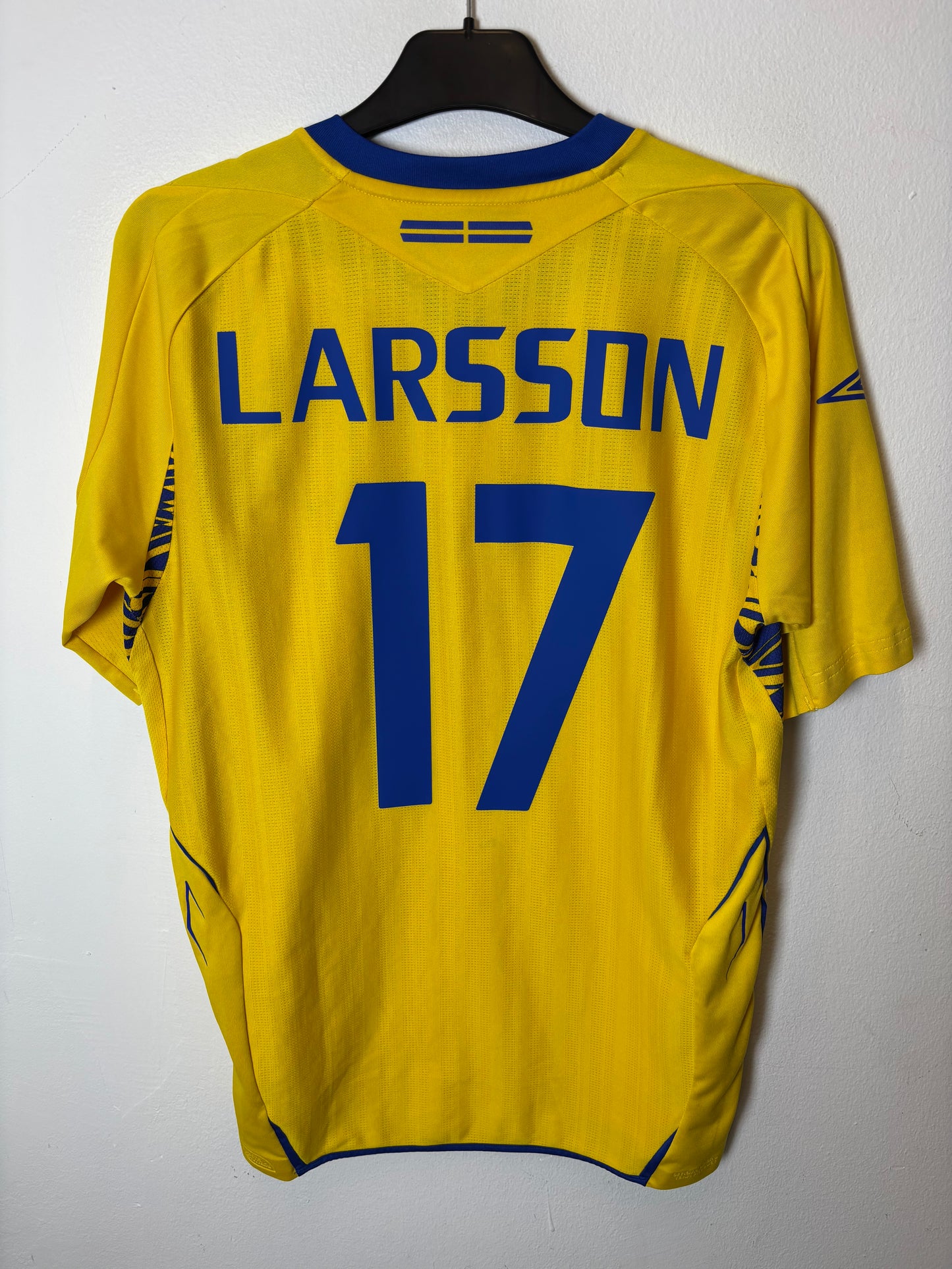Umbro Sweden Home 2008 Larsson 17 - 8/10