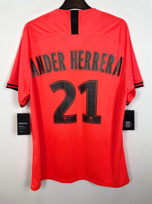 Back view of Nike PSG 2019/20 away shirt displaying Herrera name and number 21