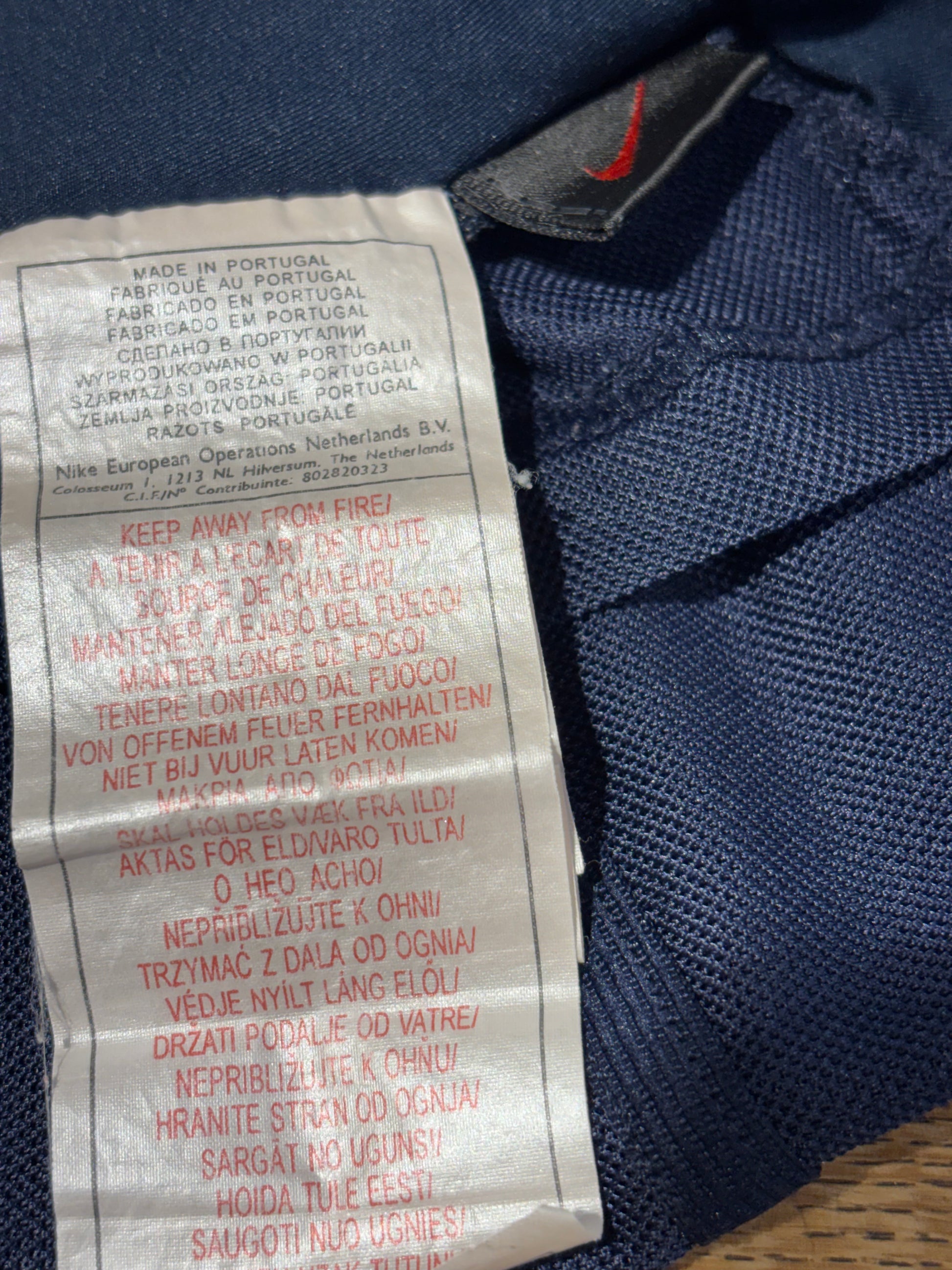 Nike Barcelona 02/04 third shirt sponsor detail and sleeve elements with Ronaldinho 10