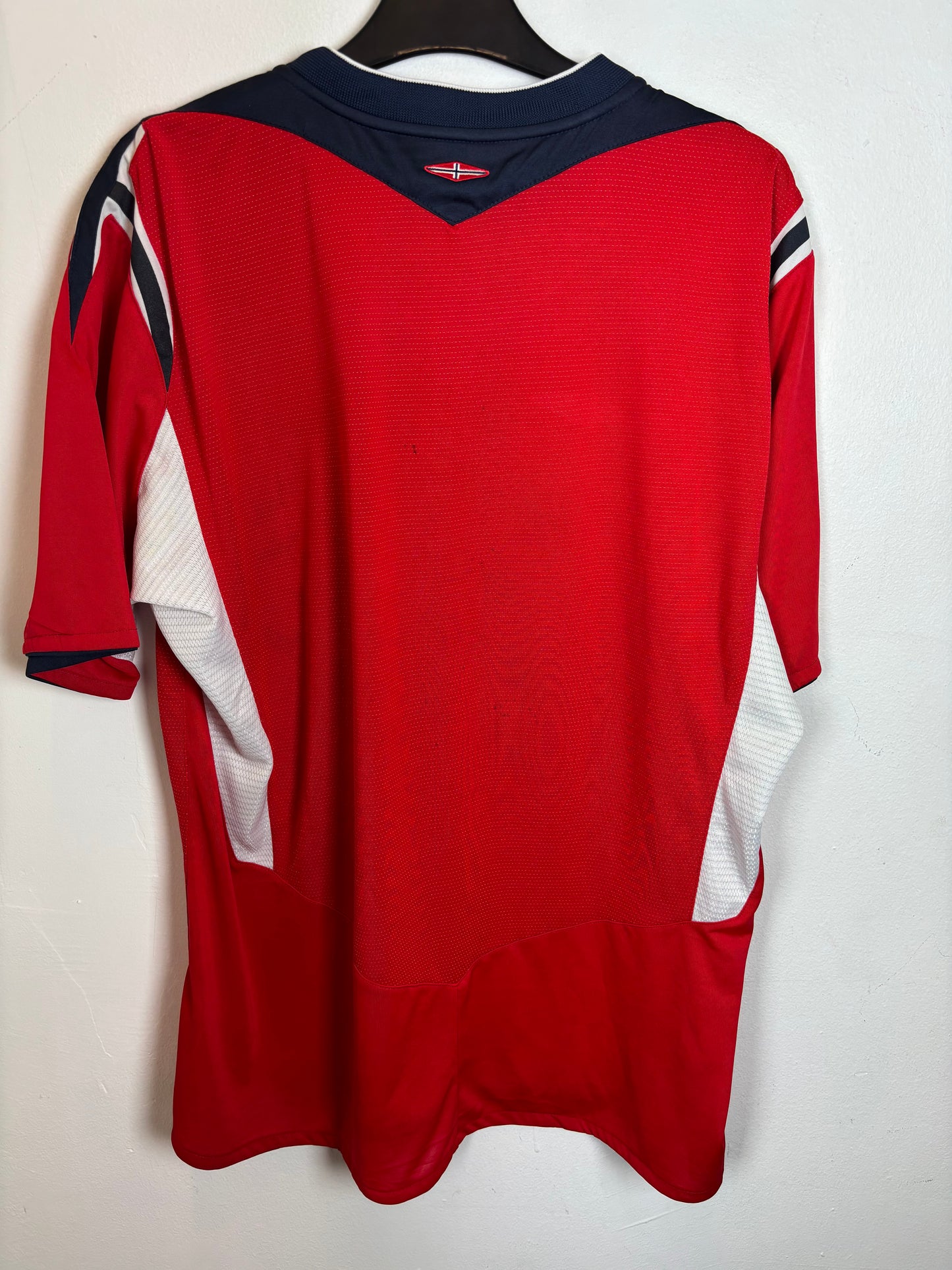 Umbro Norway Home 2004 Squad signed by Norway women’s team - 8/10