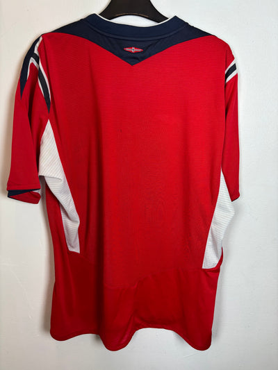 Umbro Norway Home 2004 Squad signed by Norway women’s team - 8/10 - alternate view