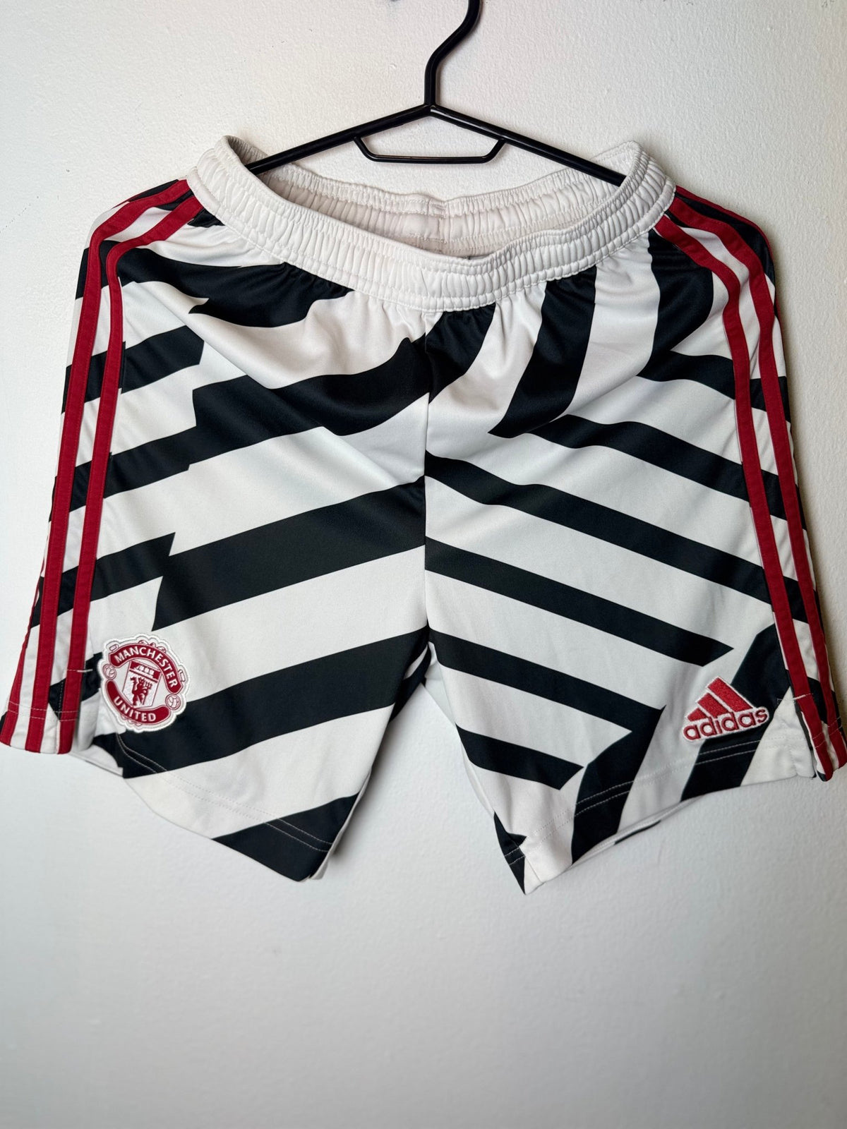 Adidas Manchester United Third 20/21 Pogba 6 Kids incl shorts - 8/10 - TheFootballIdiots