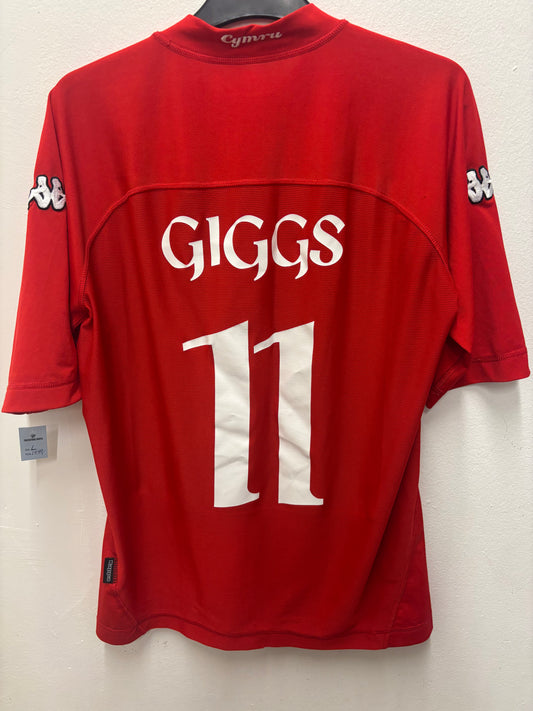 Wales Home 2004 Giggs 11