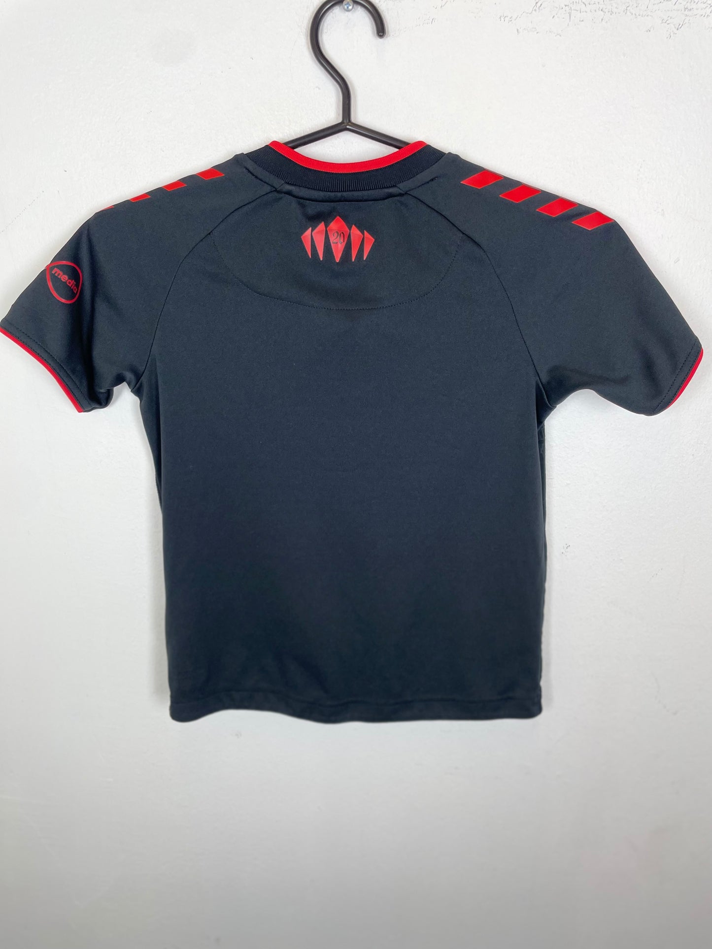 Back view of Southampton away shirt 2021/22 kids size 8-9 years in excellent 9/10 condition