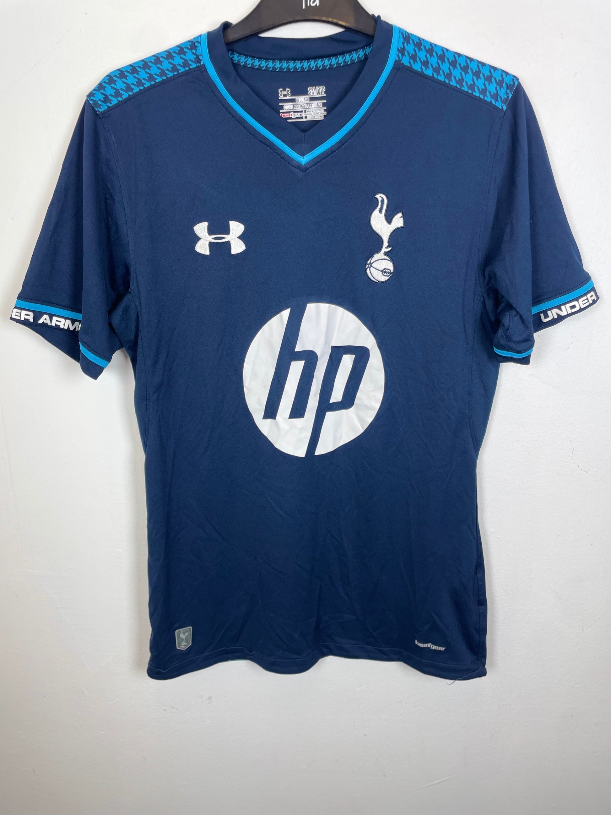 Tottenham Hotspur third shirt 2013/14 season with Walker number 2 nameset on the back