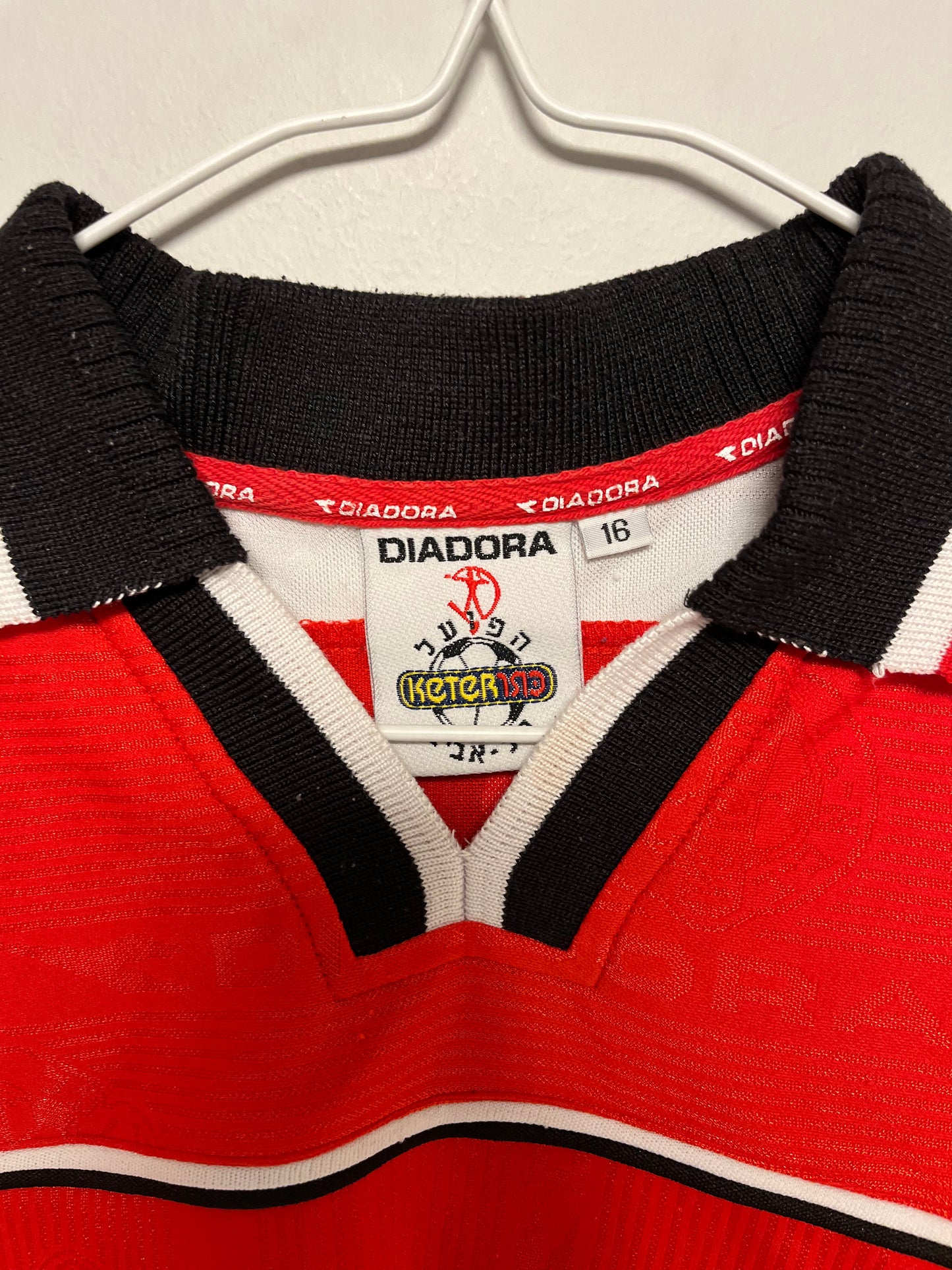 Hapoel Tel Aviv home 00/01 kids