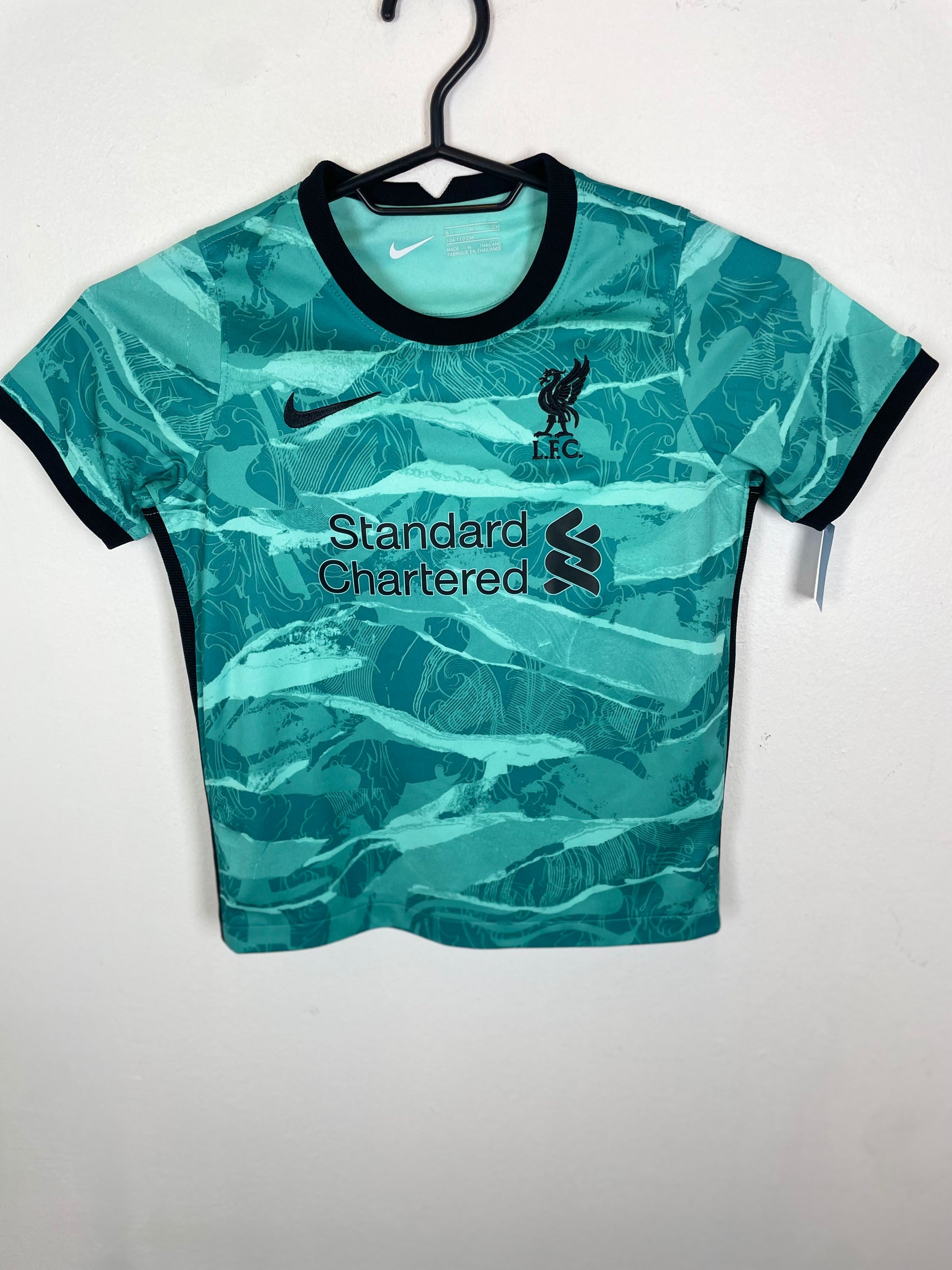 Nike Liverpool away shirt 20/21 kids complete kit with shorts and socks in excellent condition
