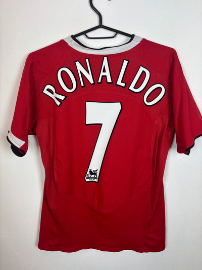 Nike Manchester United Home 04/06 Ronaldo 7 kids - 8/10 - alternate view