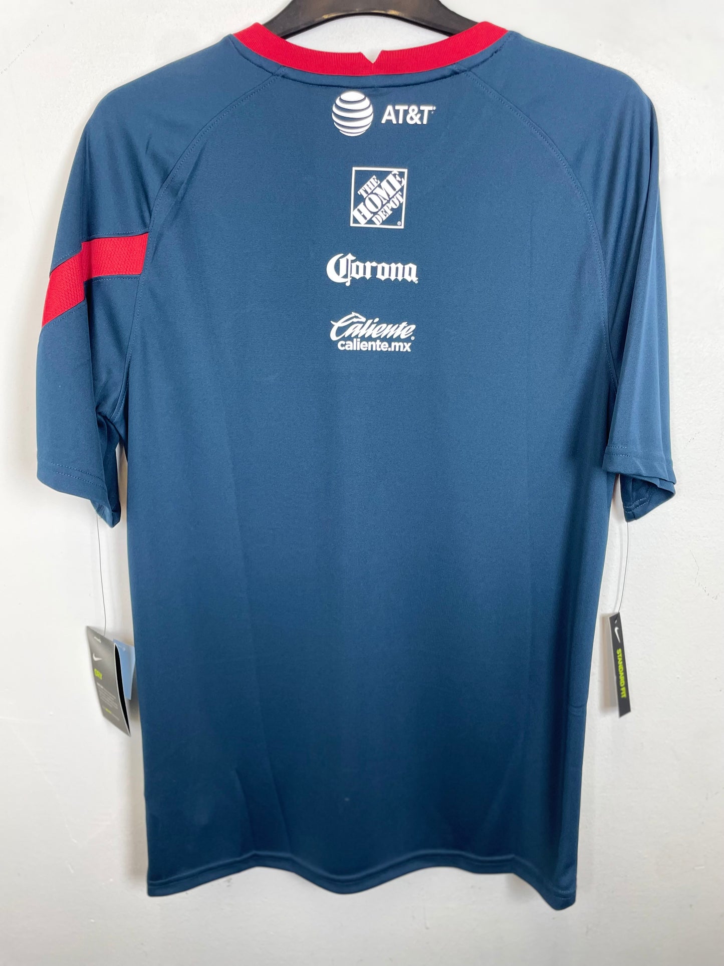 Back view of Nike Club América 20/21 pre-match training shirt showing plain rear design, size M