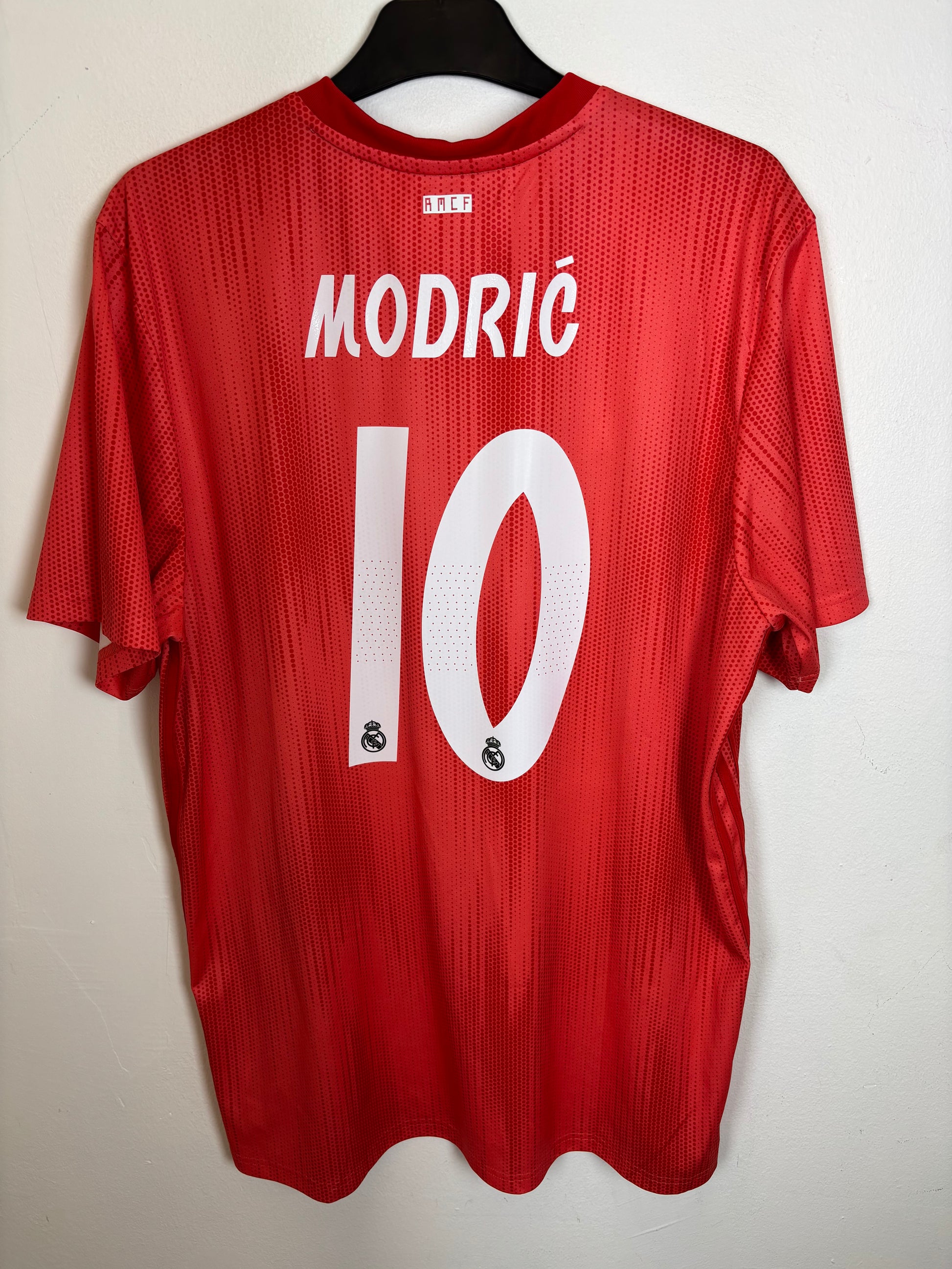 Back view of Adidas Real Madrid third shirt 18/19 showing Modric name and number 10