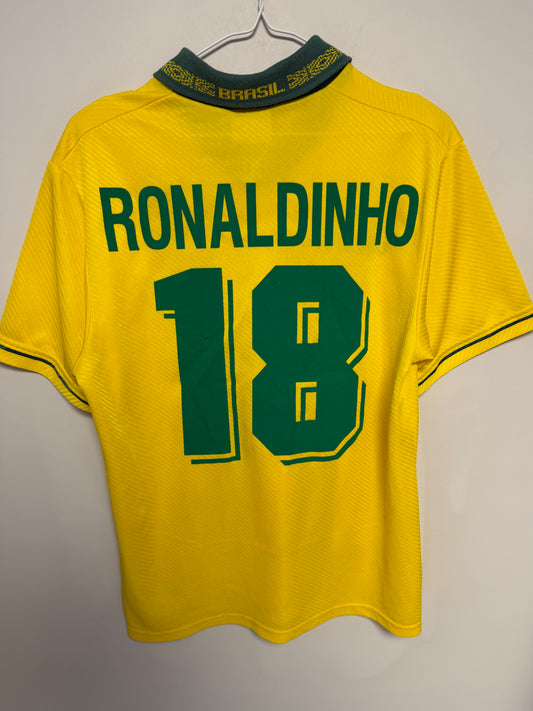 Brazil 1996 home shirt Ronaldinho nummer 18 ryggtrykk close-up