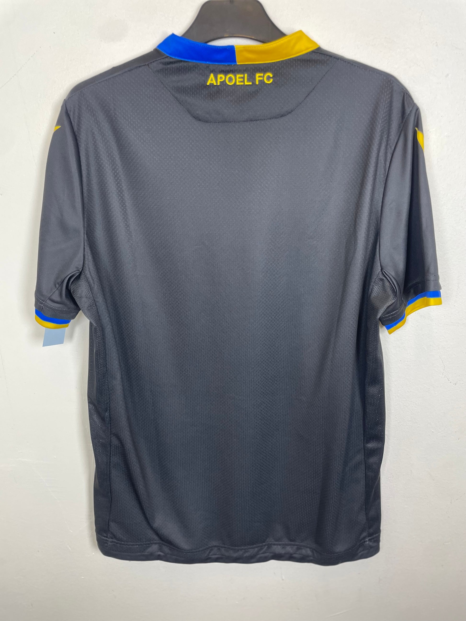 Back view of Macron APOEL FC away shirt 2019/21 showing plain back design, size L