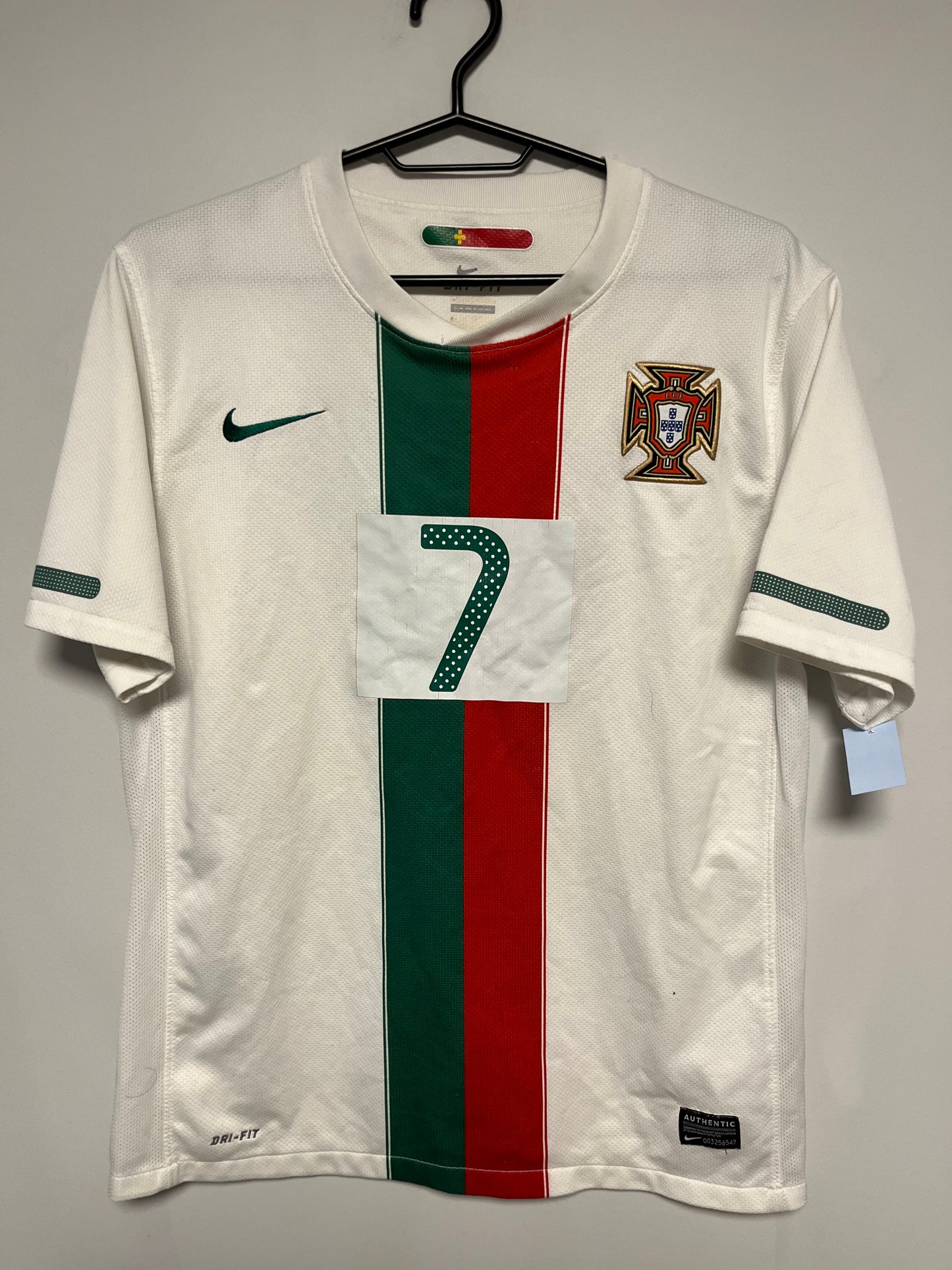 Portugal Away 10/11 - Ronaldo 7