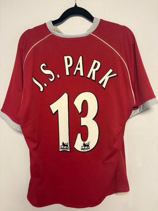 Back view of Manchester United 06/07 home shirt showing Park Ji-sung name and number 13