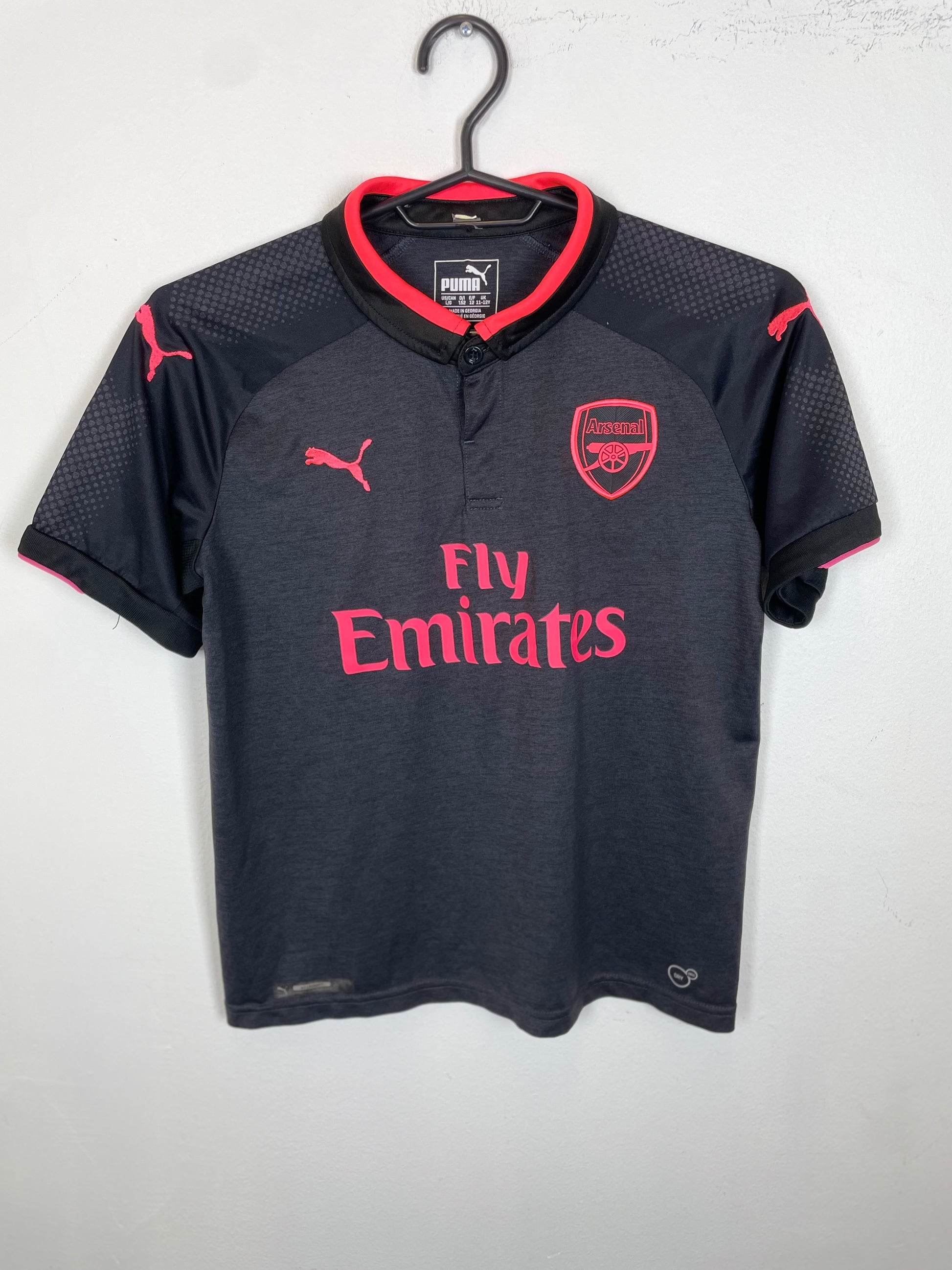 Arsenal third shirt 2017/18 with Lacazette 9, kids size 11-12 years in excellent condition
