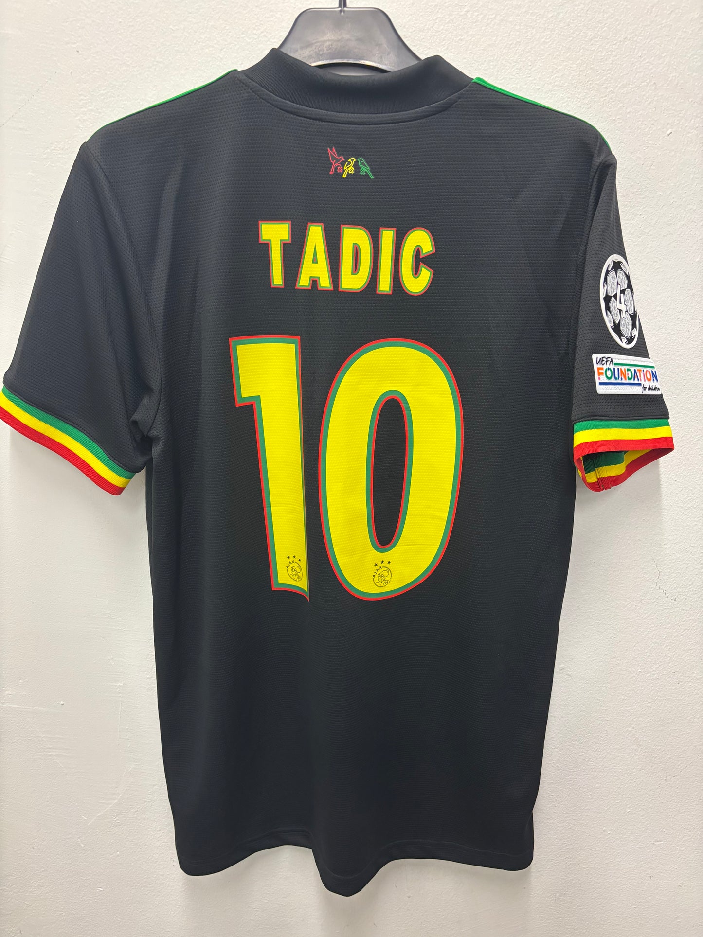 Ajax Third 21/22 Tadic 10