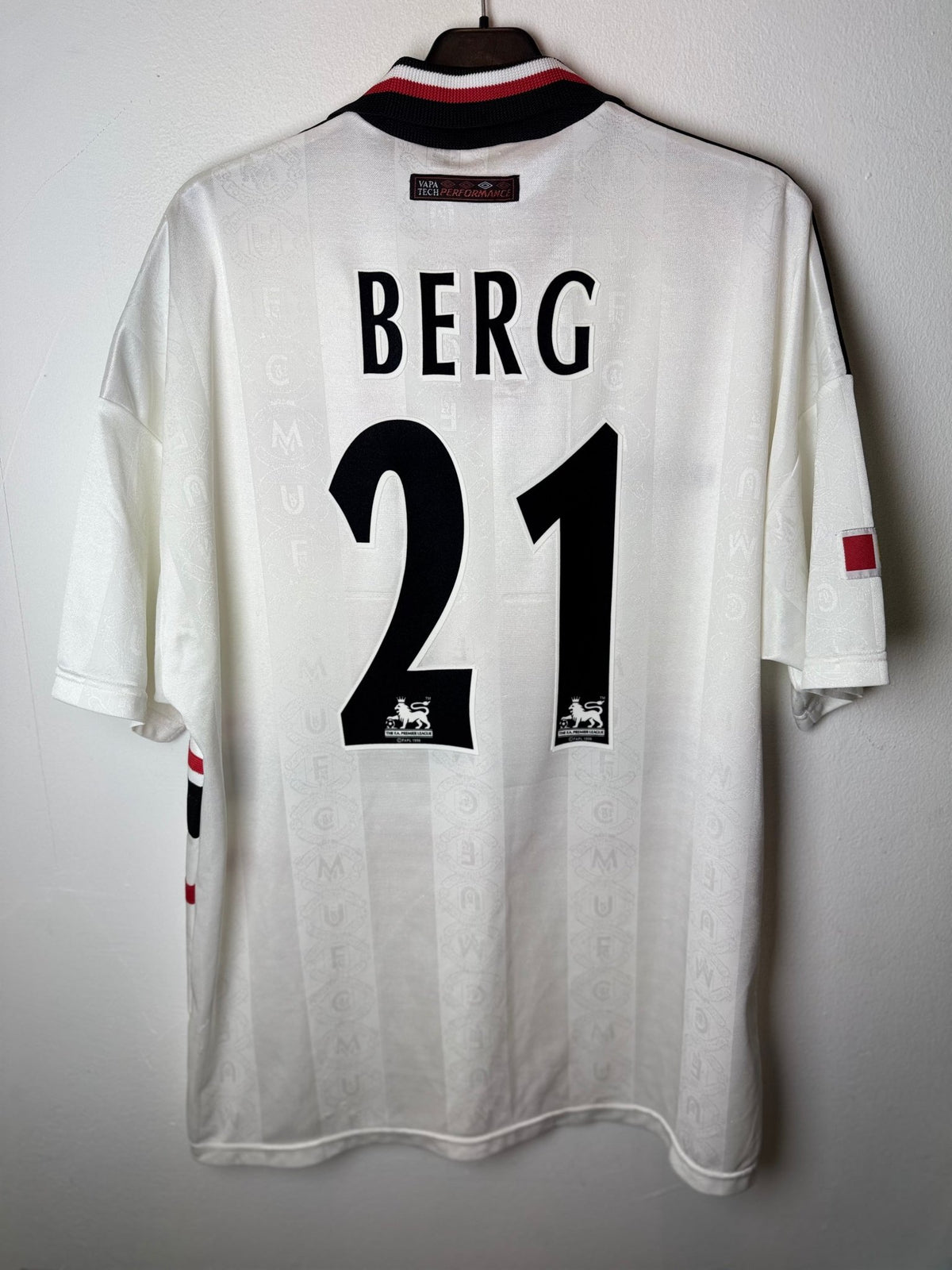 Umbro Manchester United Away 97/99 Berg 21 - 8/10